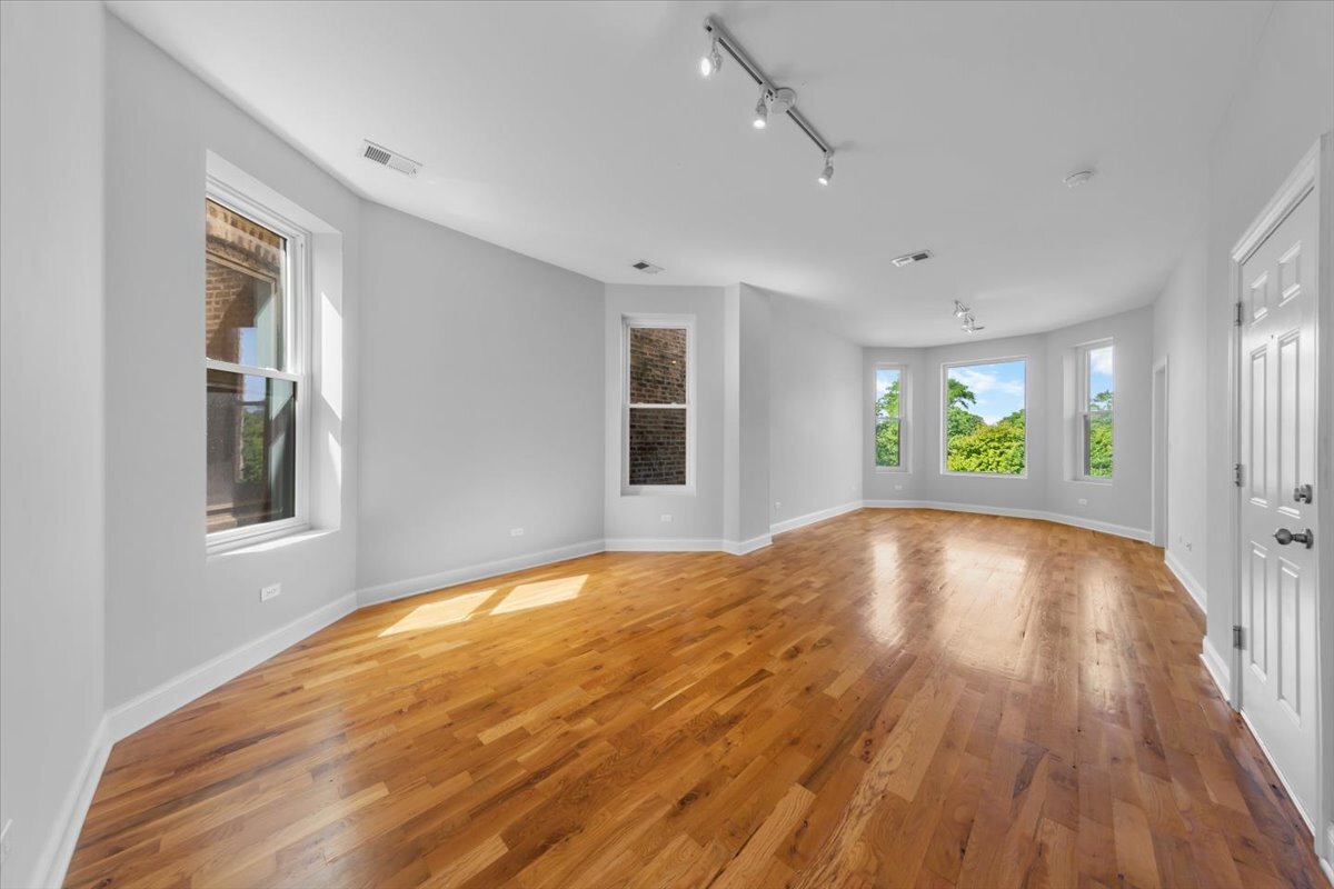 1253 N California Avenue Unit: 2