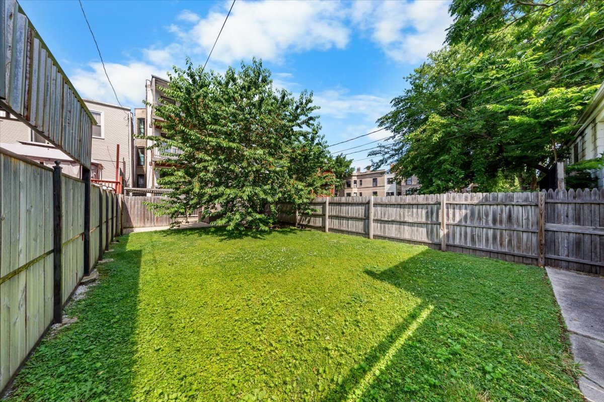 1253 N California Avenue Unit: 2