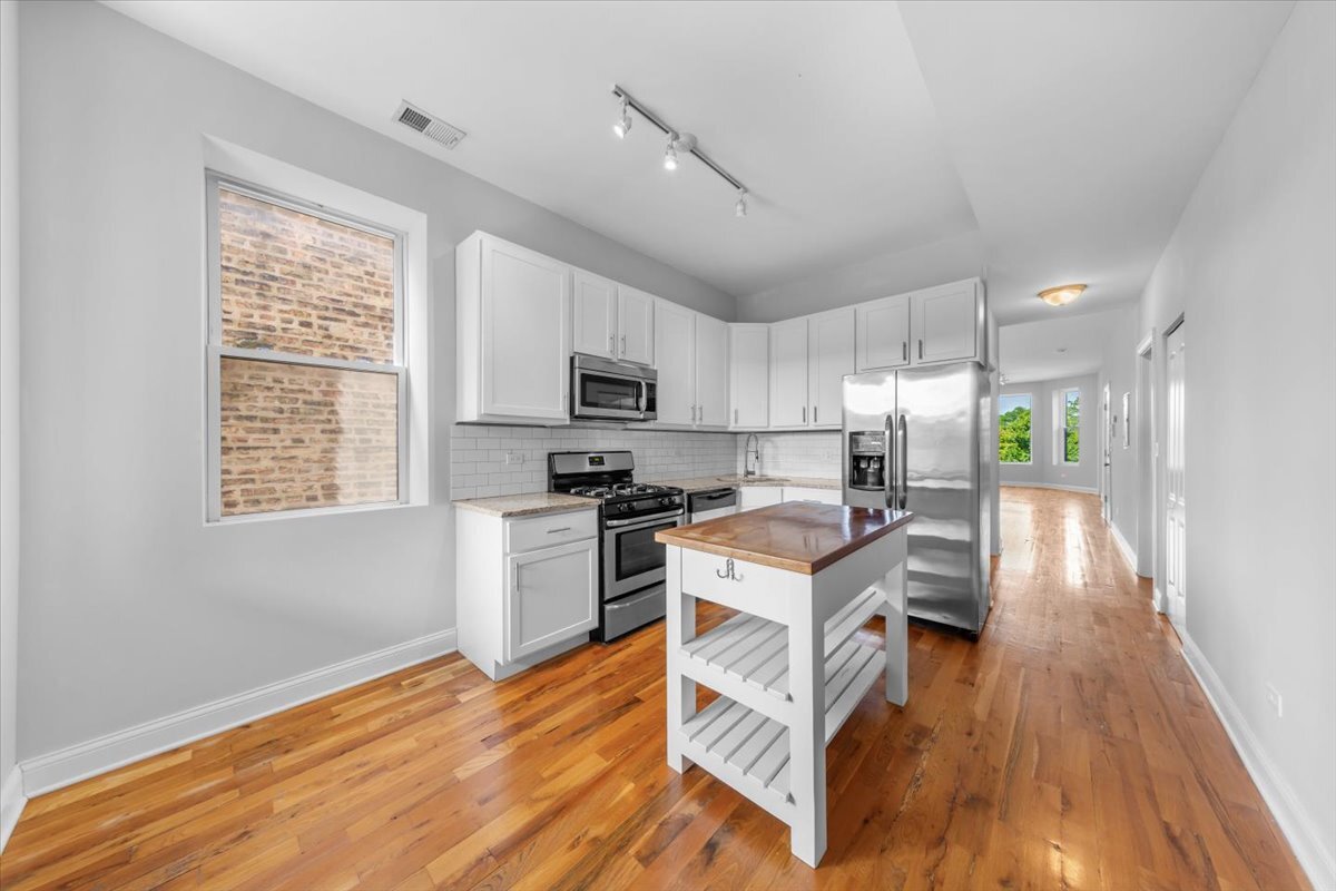 1253 N California Avenue Unit: 2