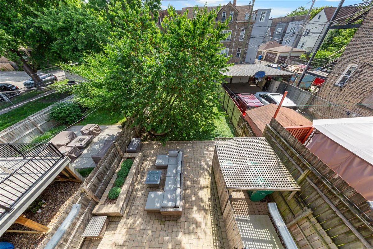 1253 N California Avenue Unit: 2