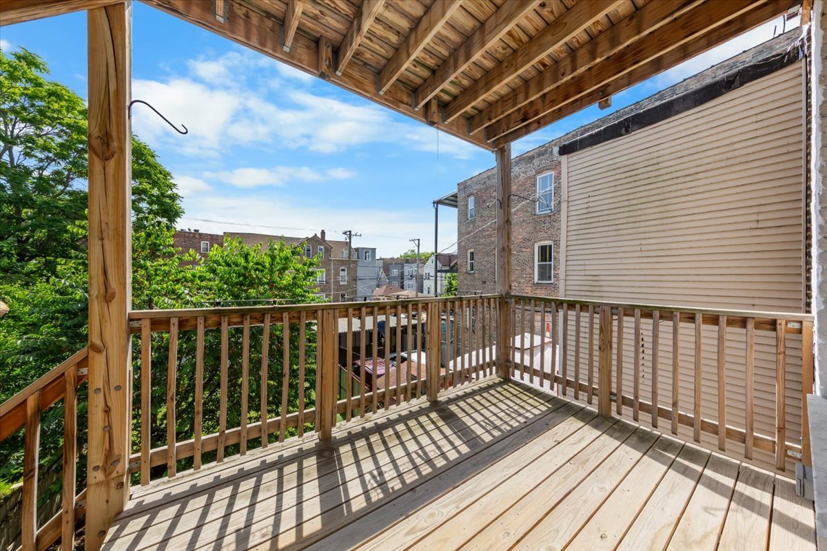 1253 N California Avenue Unit: 2