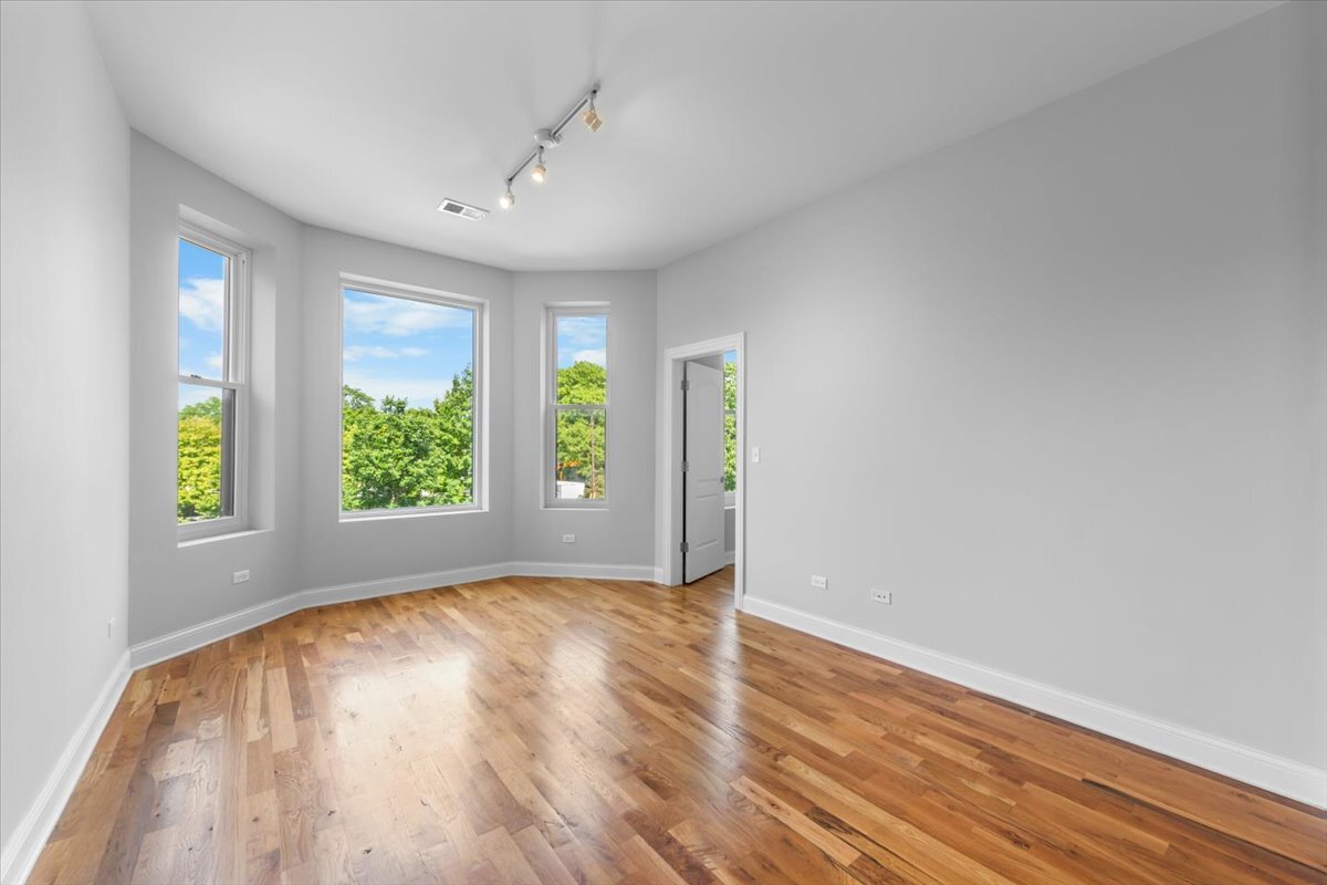 1253 N California Avenue Unit: 2