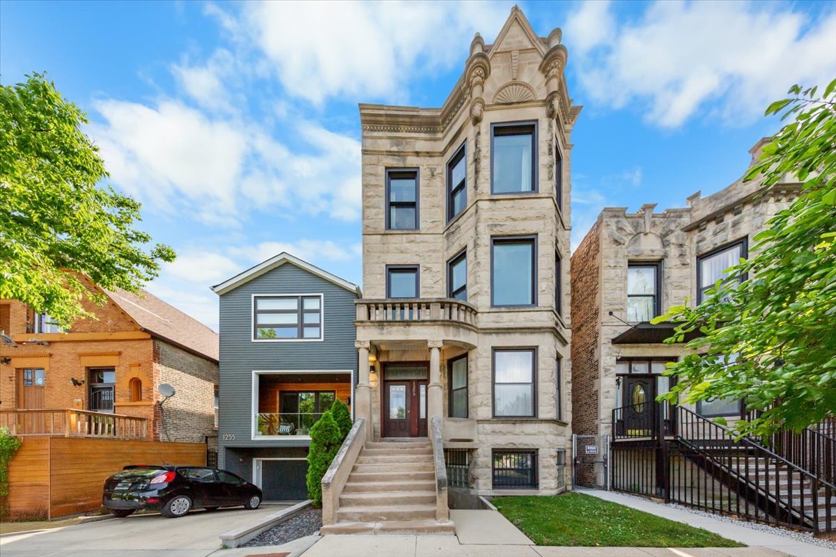 1253 N California Avenue Unit: 2