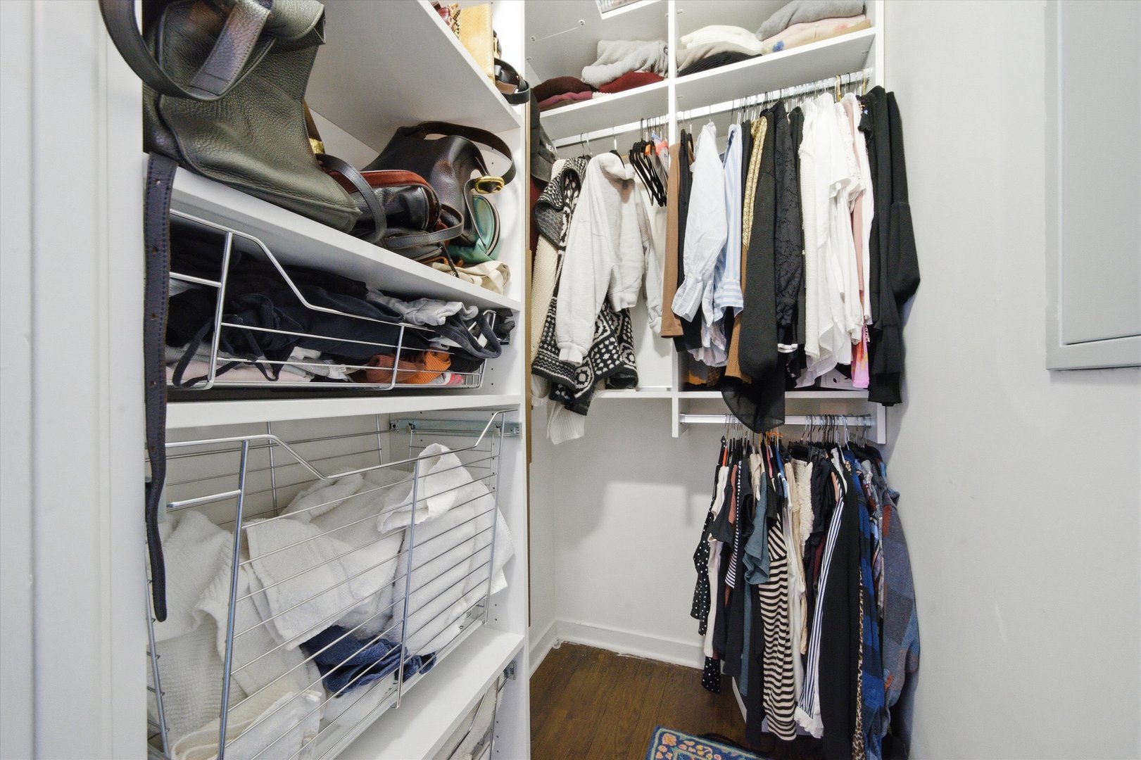 4713 N Dover Street Unit: 3N
