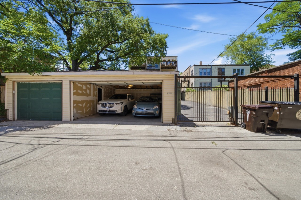 4713 N Dover Street Unit: 3N