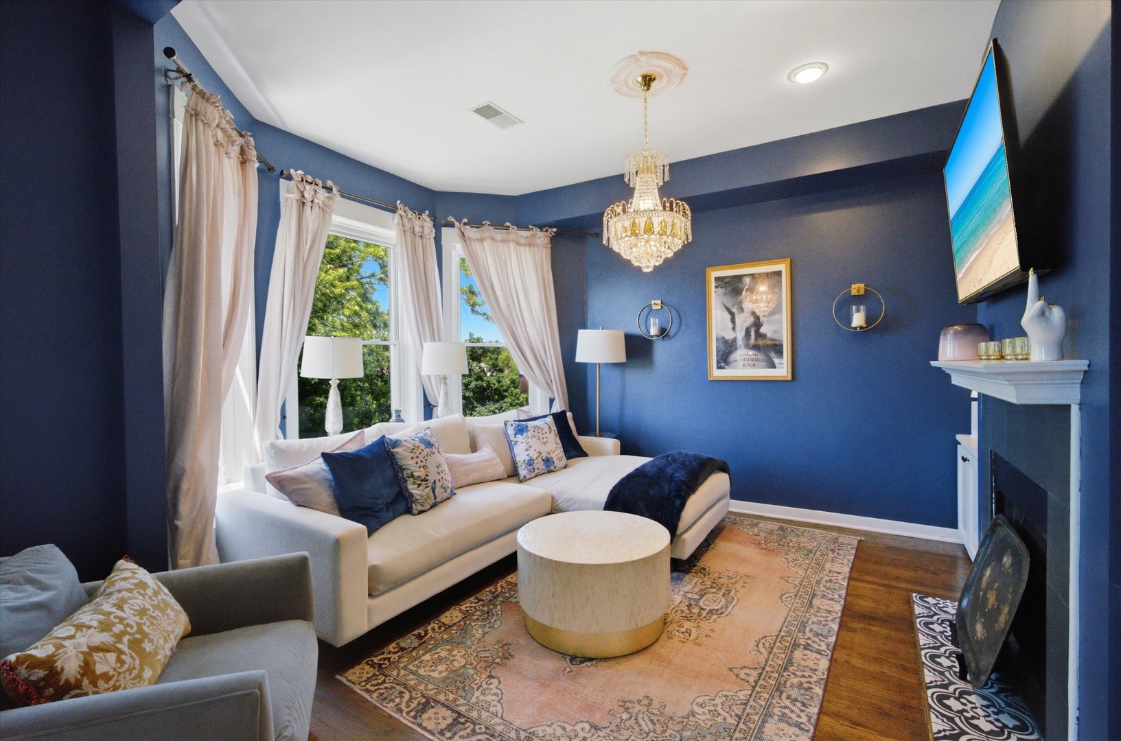 4713 N Dover Street Unit: 3N