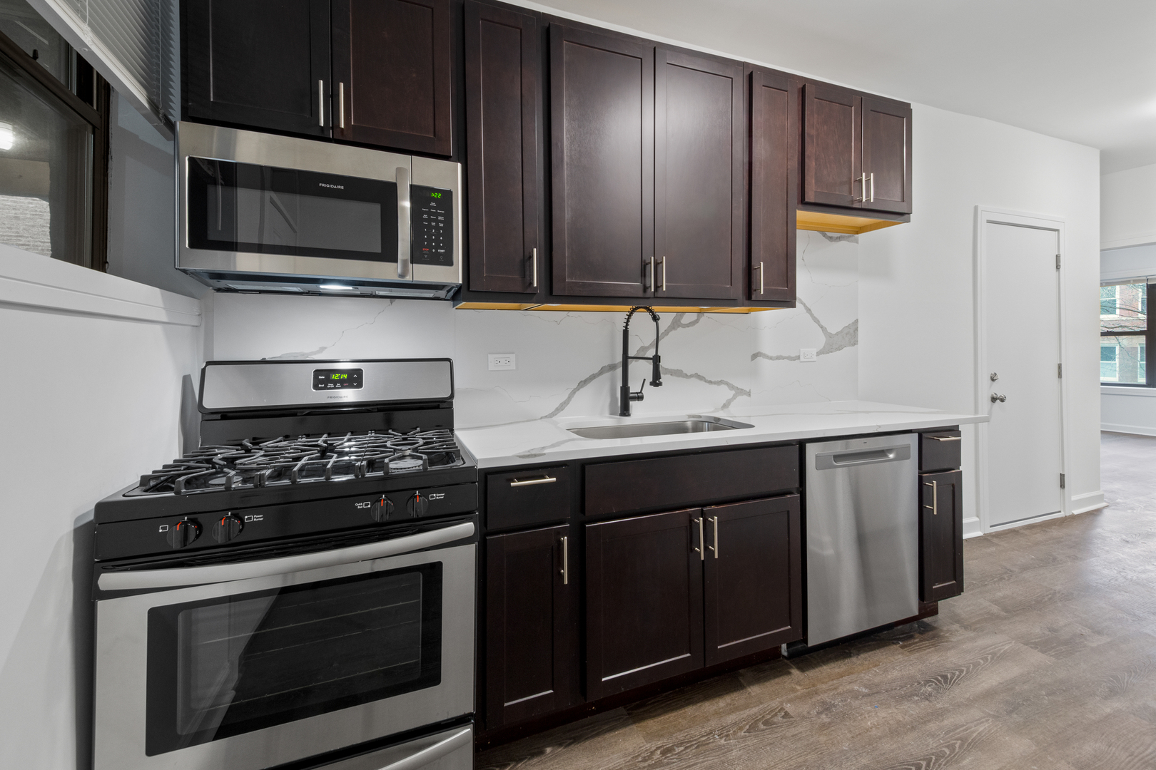 1904 N Whipple Street Unit: 101