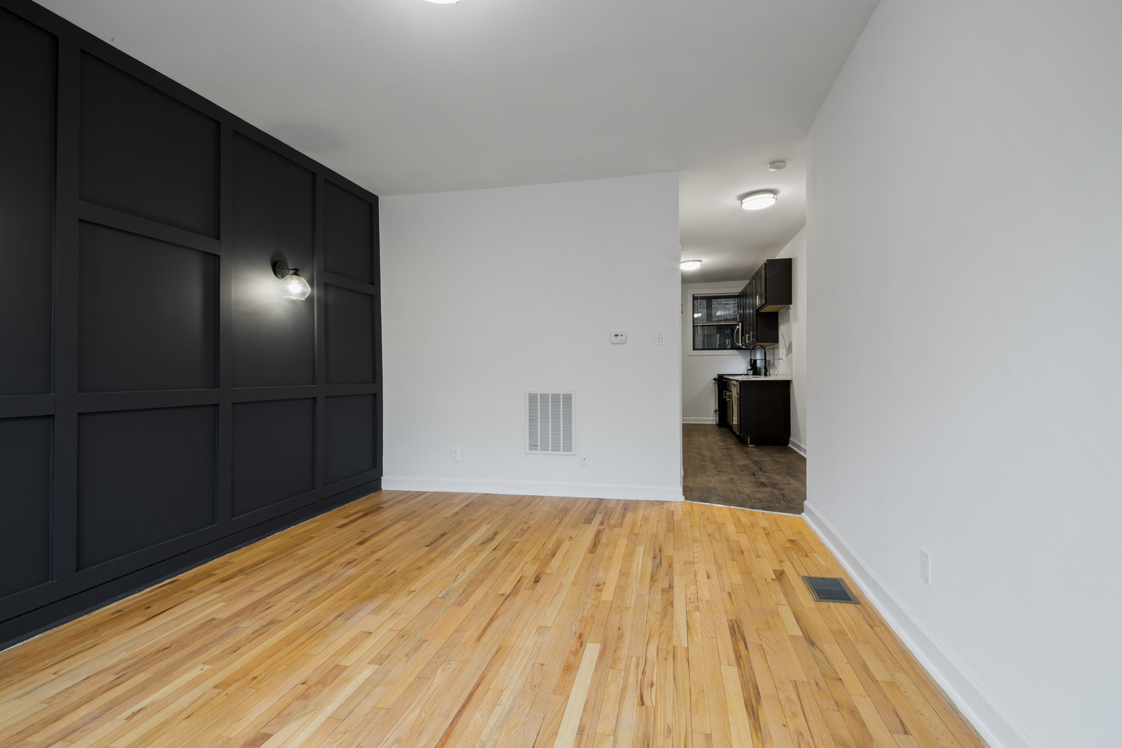 1904 N Whipple Street Unit: 101
