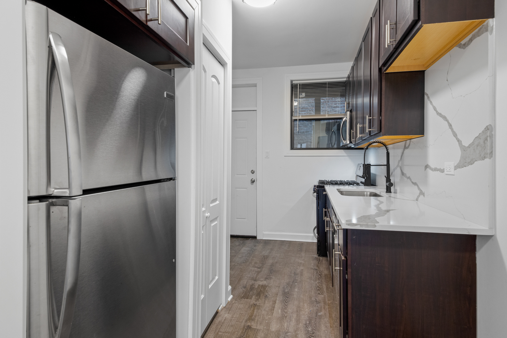 1904 N Whipple Street Unit: 101