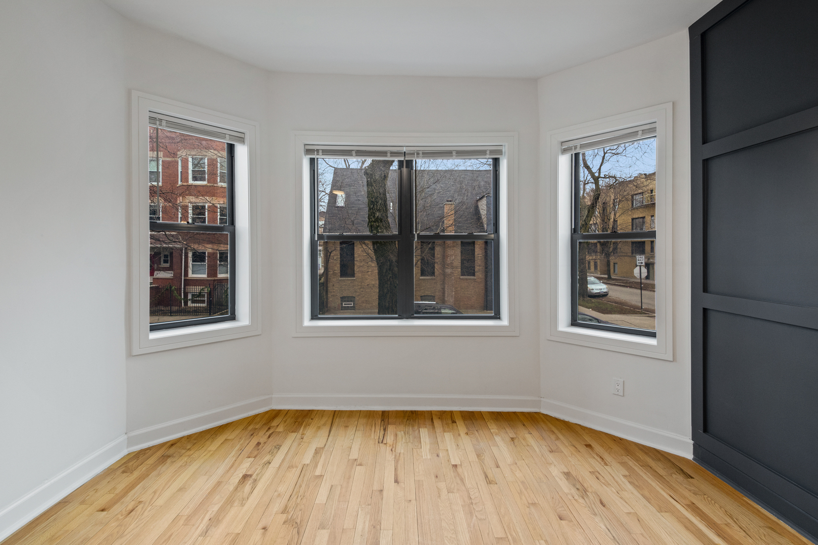 1904 N Whipple Street Unit: 101