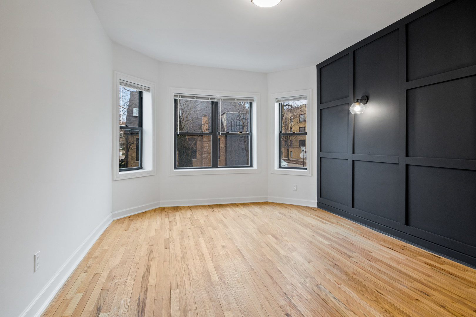 1904 N Whipple Street Unit: 101
