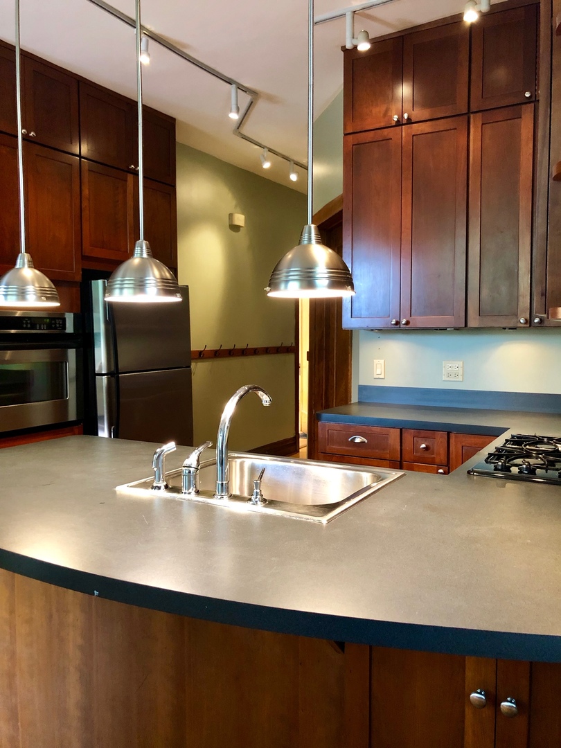 3311 W Wrightwood Avenue Unit: 2