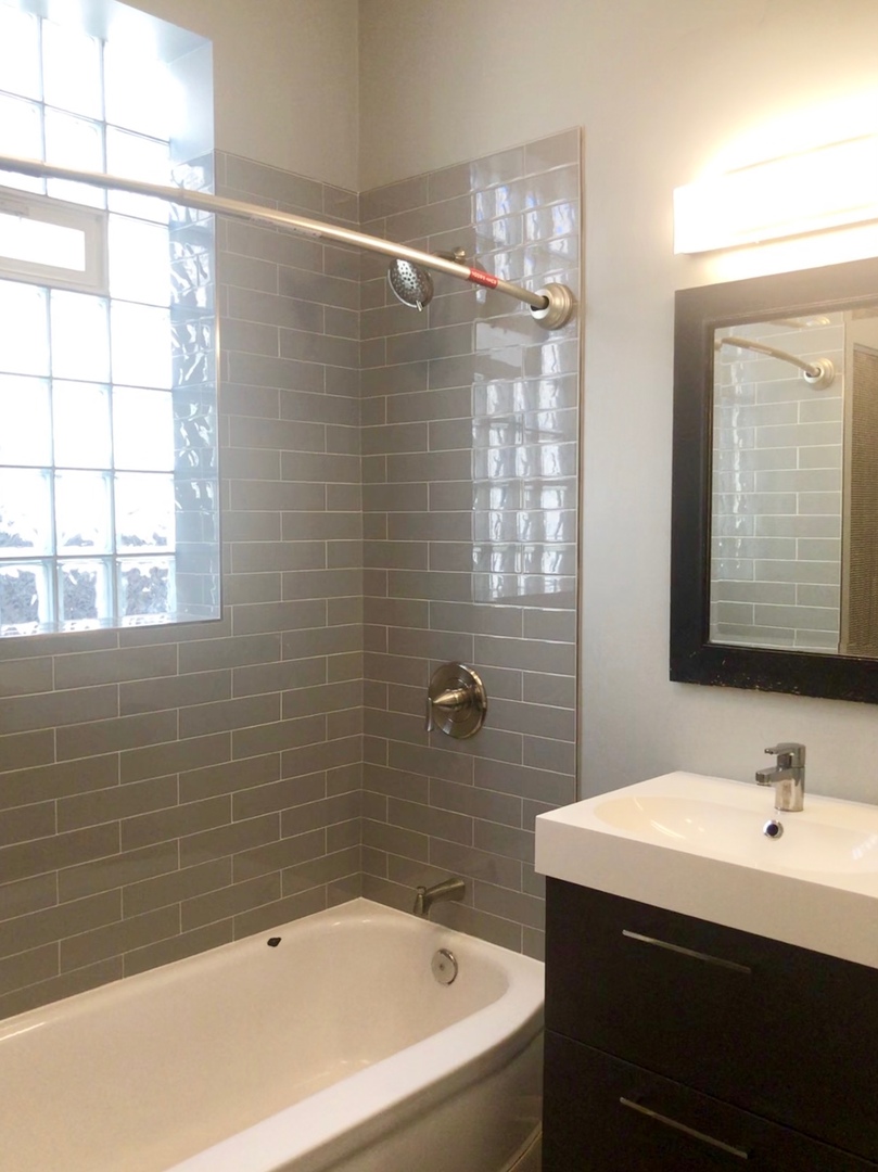 3311 W Wrightwood Avenue Unit: 2