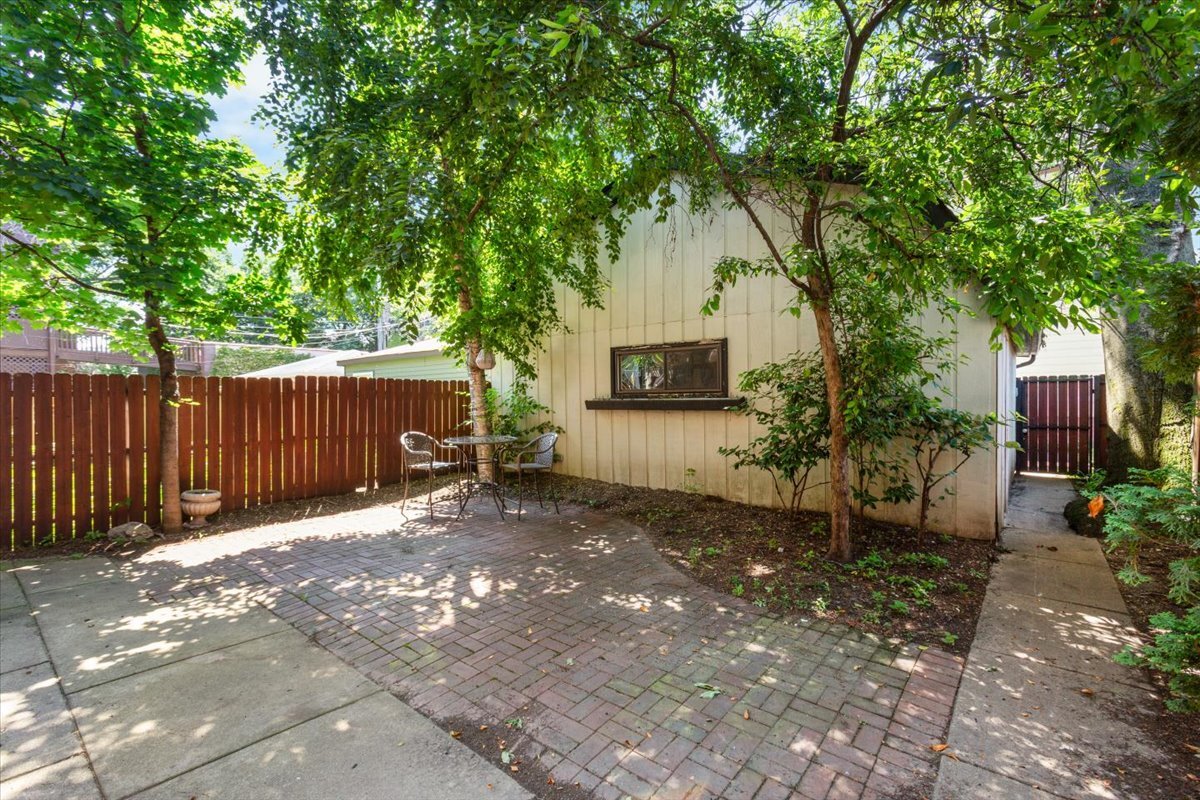 3311 W Wrightwood Avenue Unit: 2