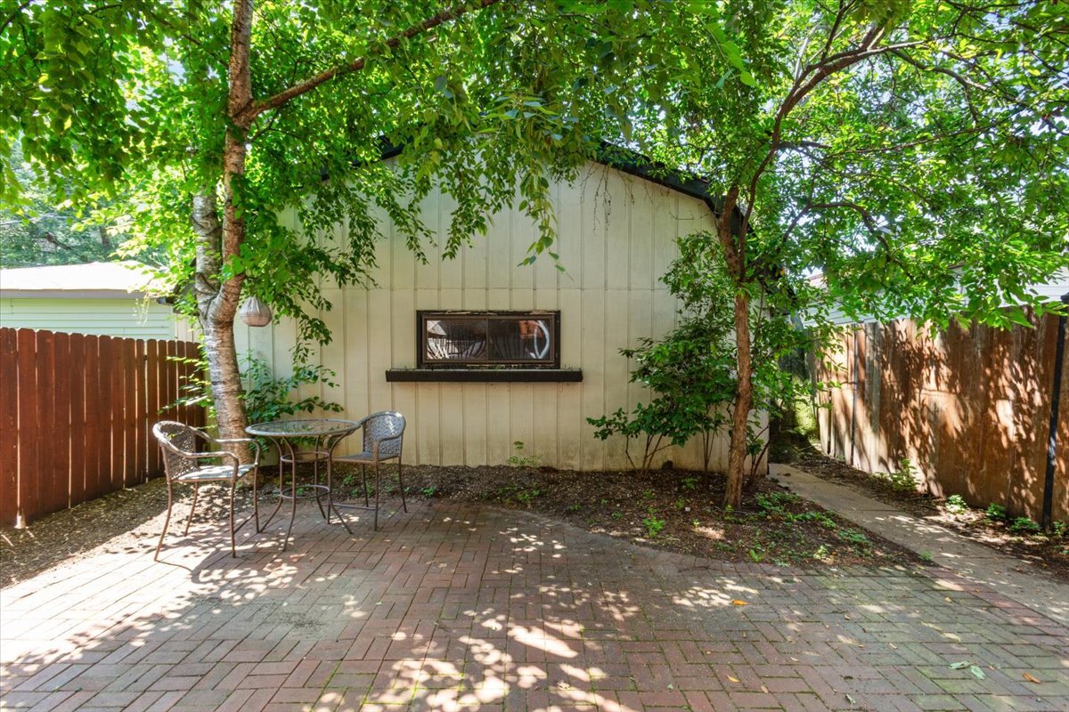 3311 W Wrightwood Avenue Unit: 2