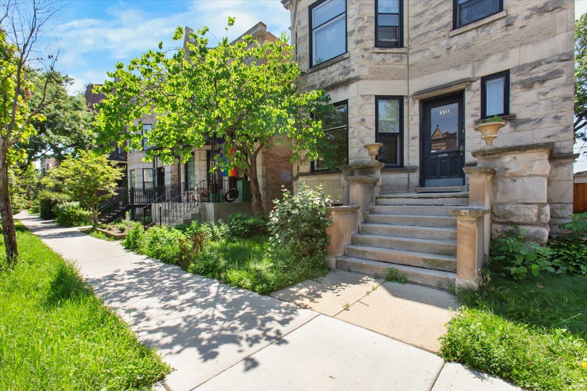 3311 W Wrightwood Avenue Unit: 2