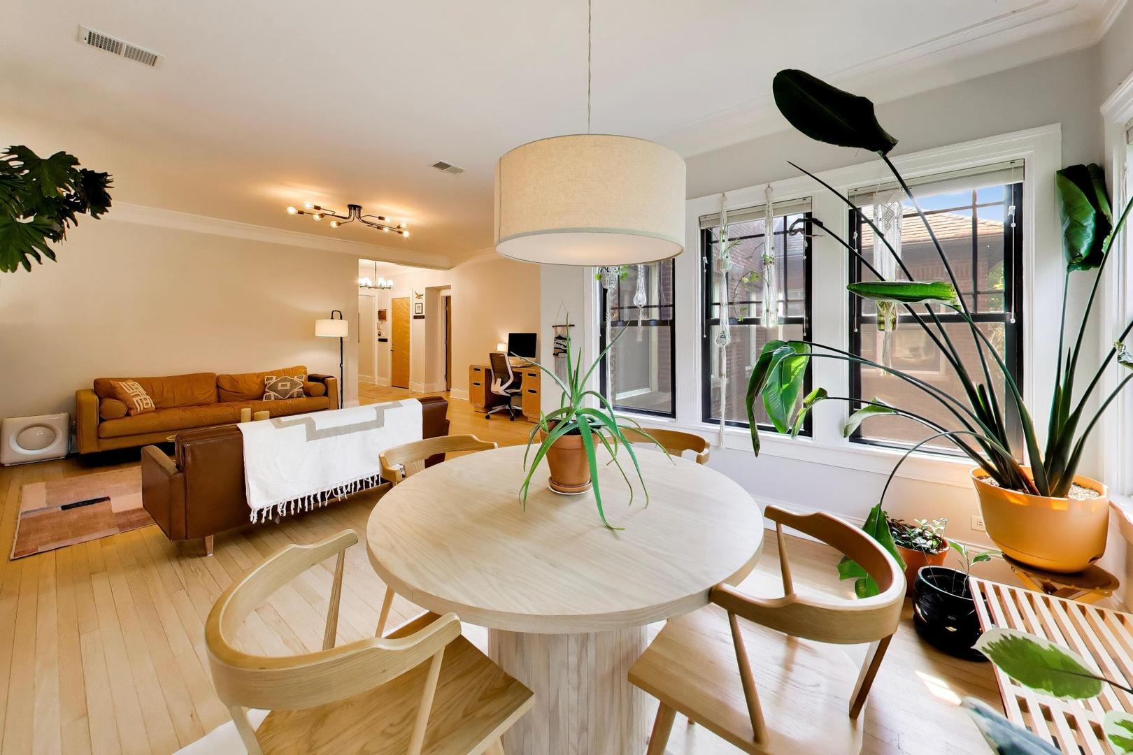 1465 W Fargo Avenue Unit: 3