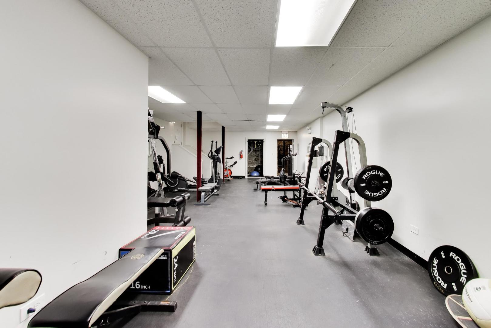 1465 W Fargo Avenue Unit: 3