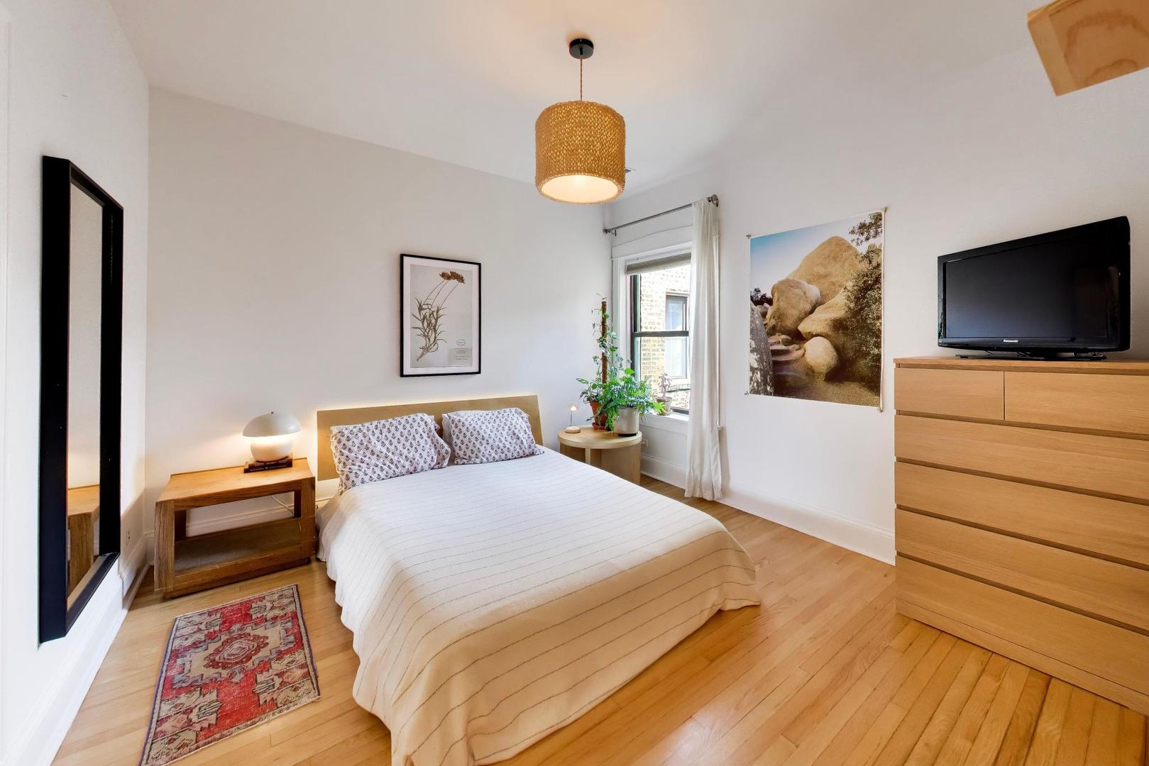 1465 W Fargo Avenue Unit: 3