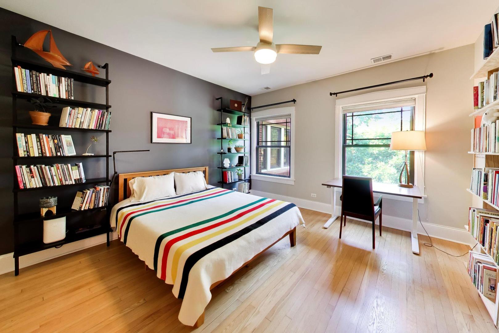 1465 W Fargo Avenue Unit: 3