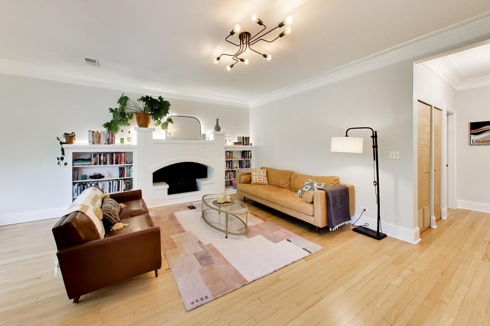 1465 W Fargo Avenue Unit: 3