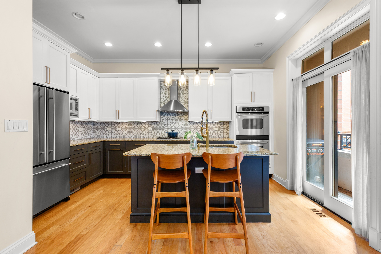 3842 N SOUTHPORT Avenue Unit: L