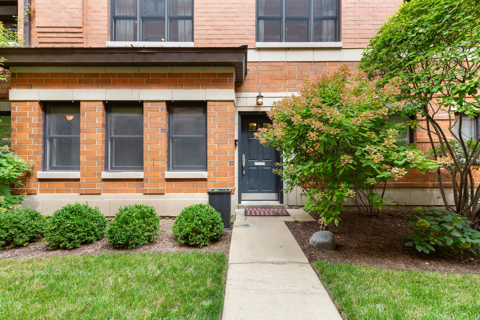 3842 N SOUTHPORT Avenue Unit: L