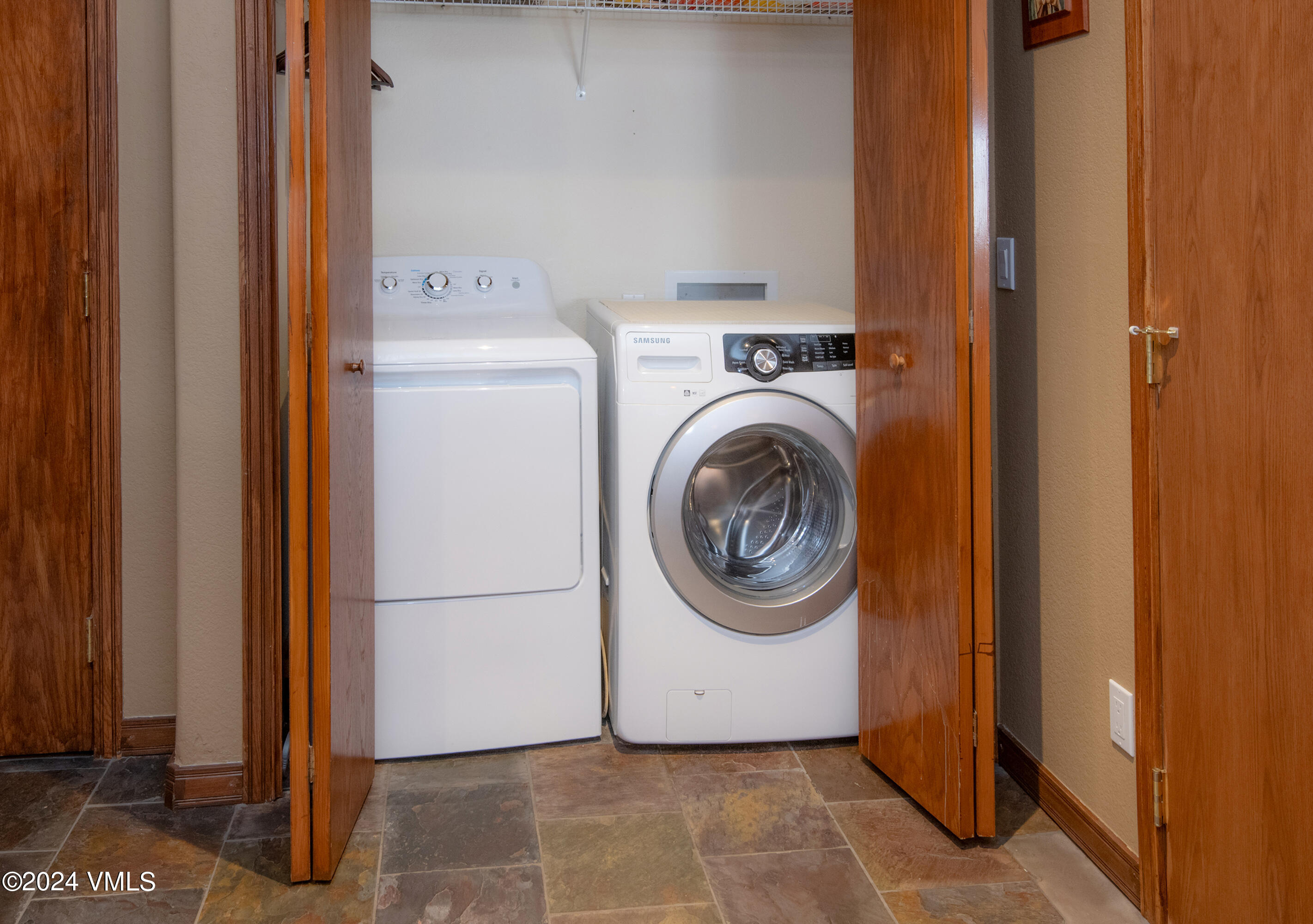 270 Hurd Lane, D-201