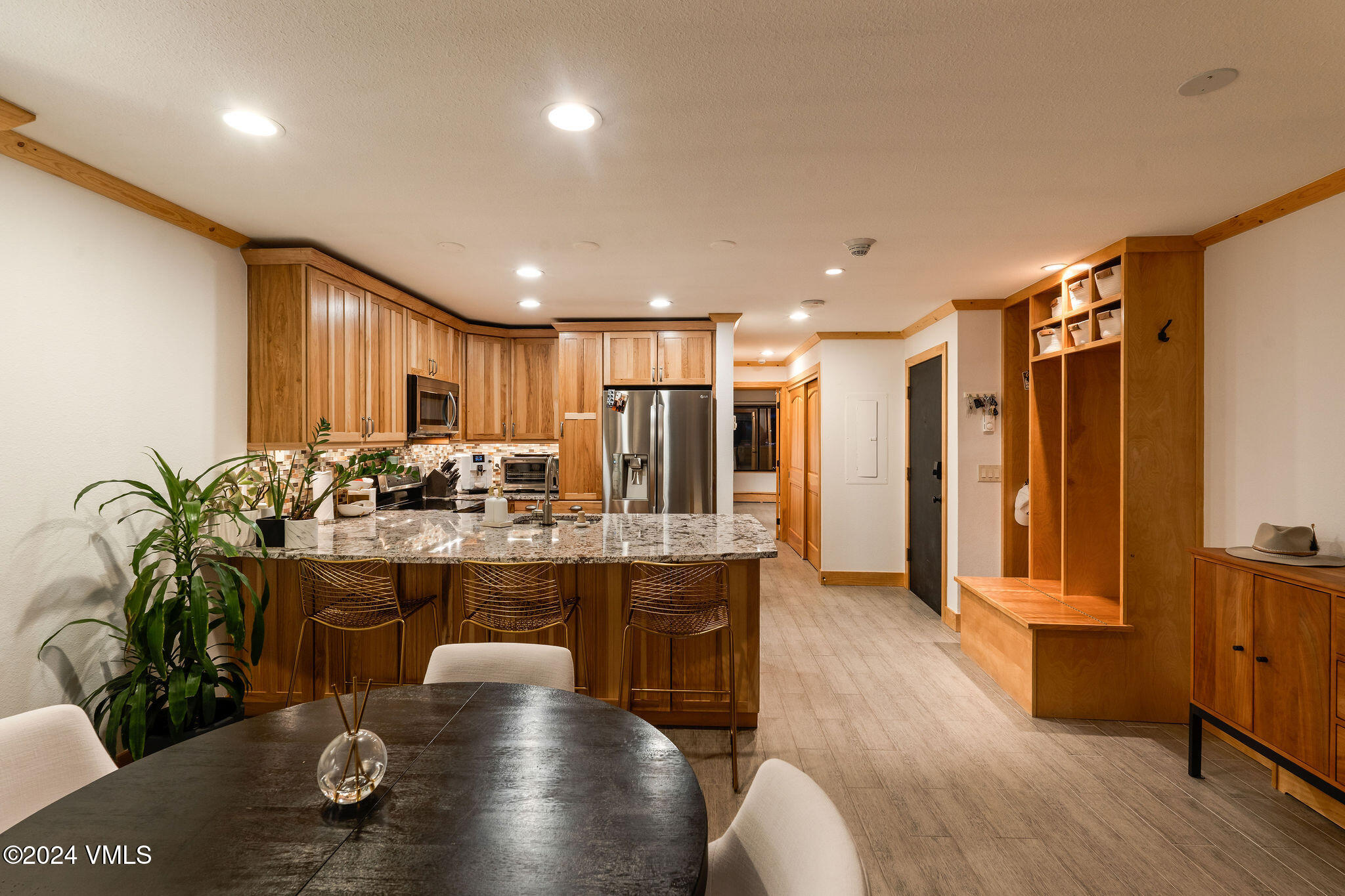 137 Benchmark Road, 219