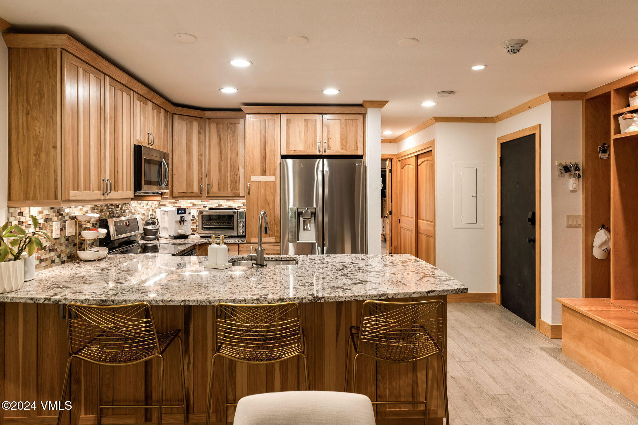 137 Benchmark Road, 219