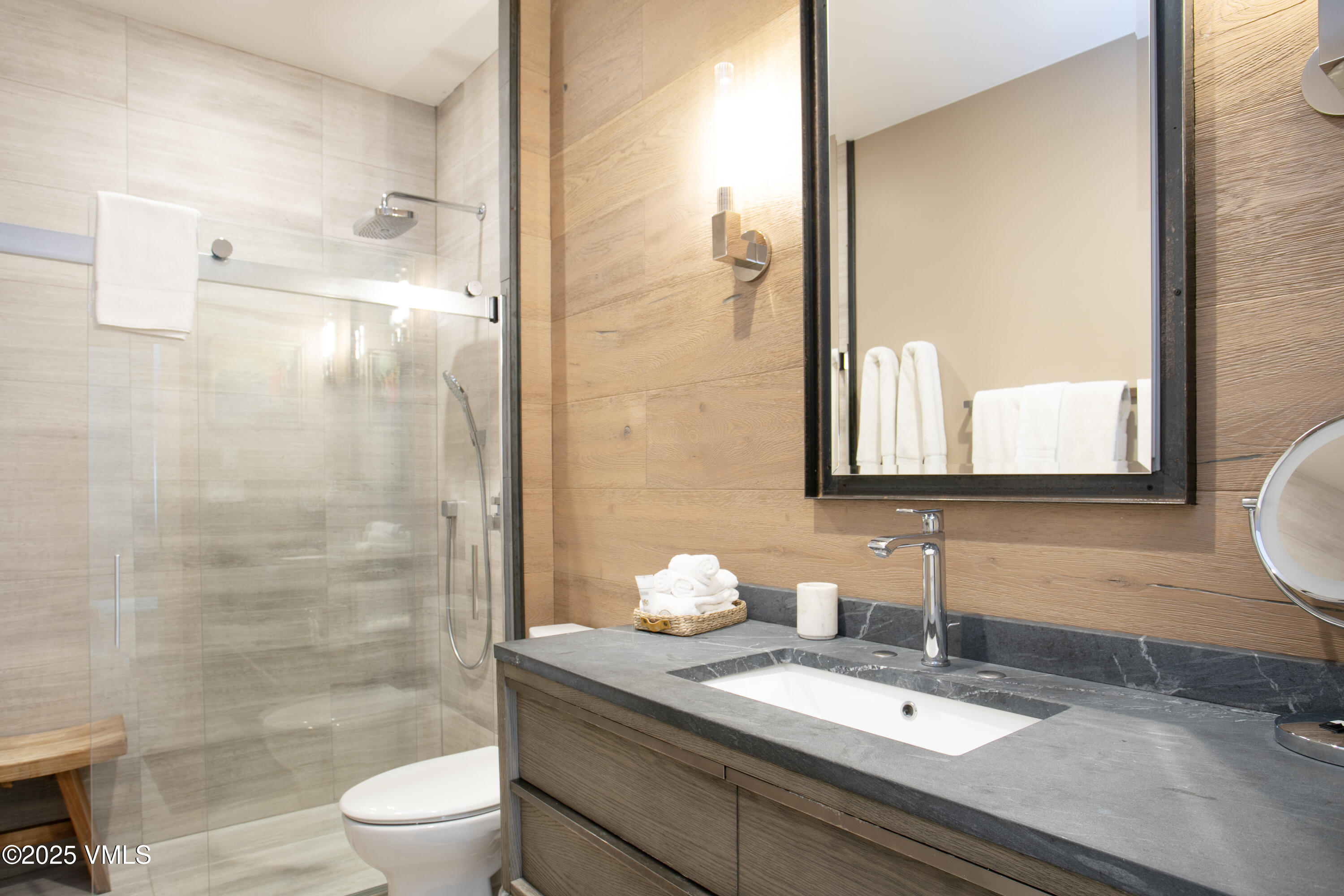 605 N Frontage Road 14A