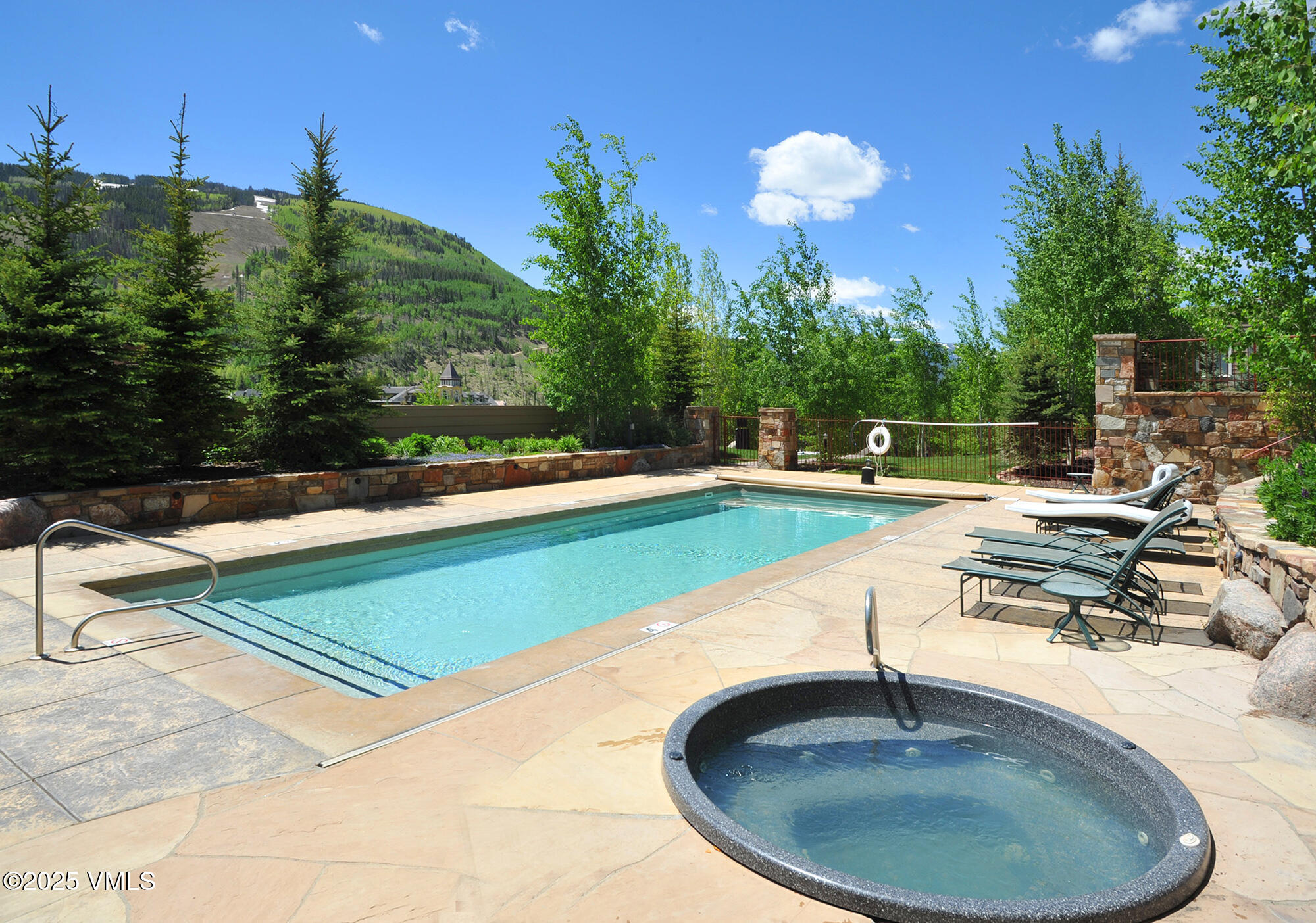 605 N Frontage Road 14A