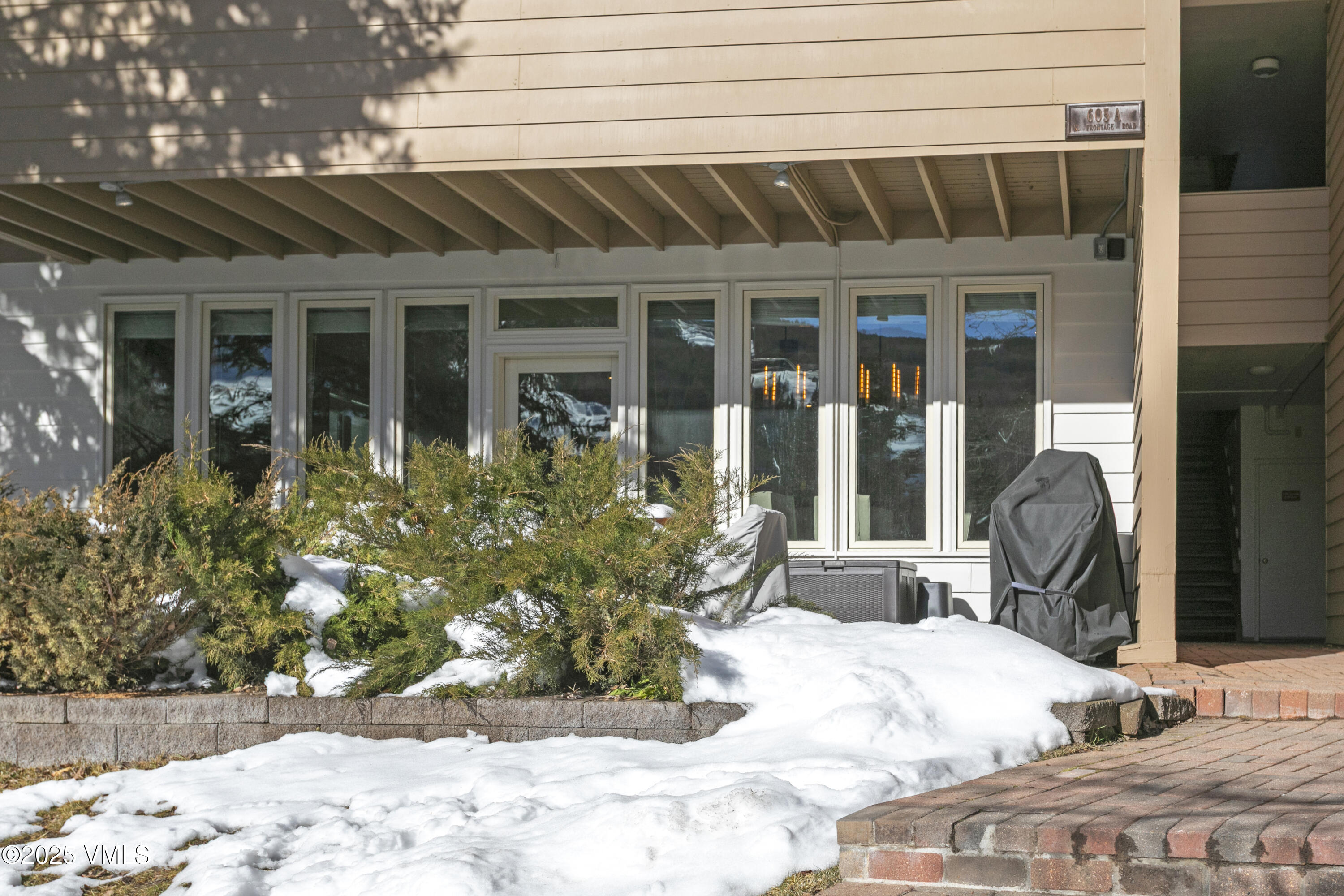 605 N Frontage Road 14A