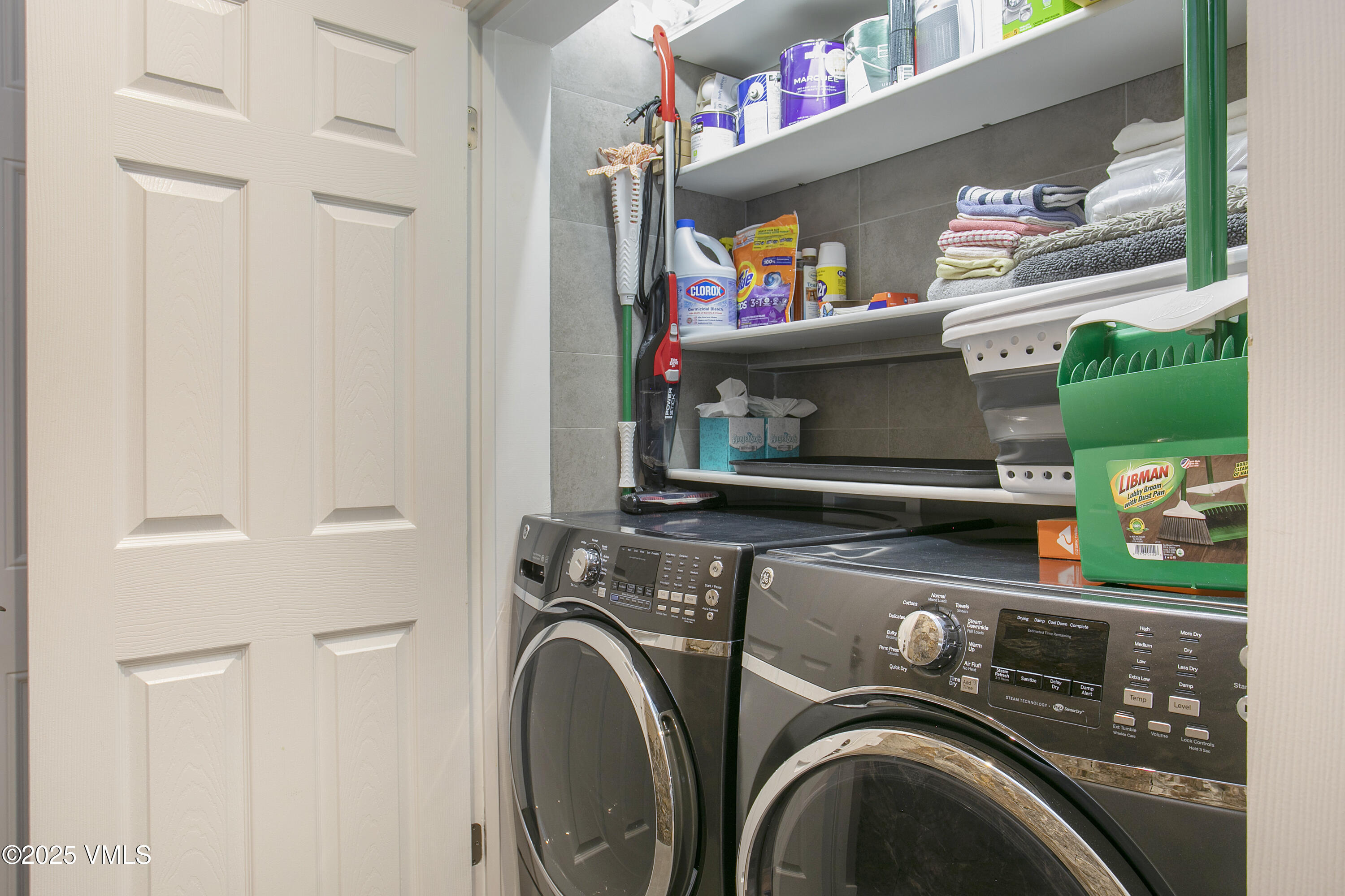 605 N Frontage Road 14A