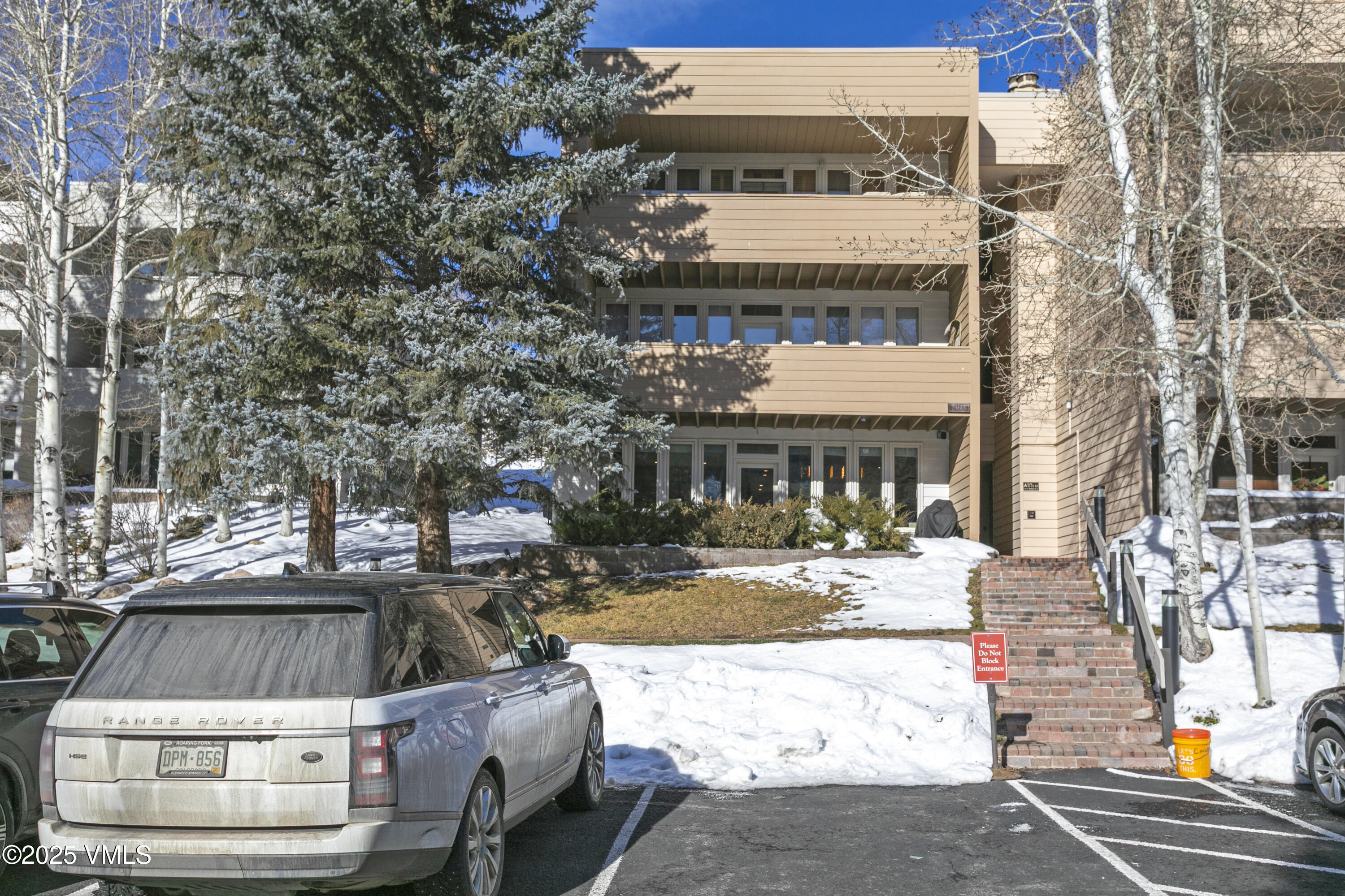 605 N Frontage Road 14A