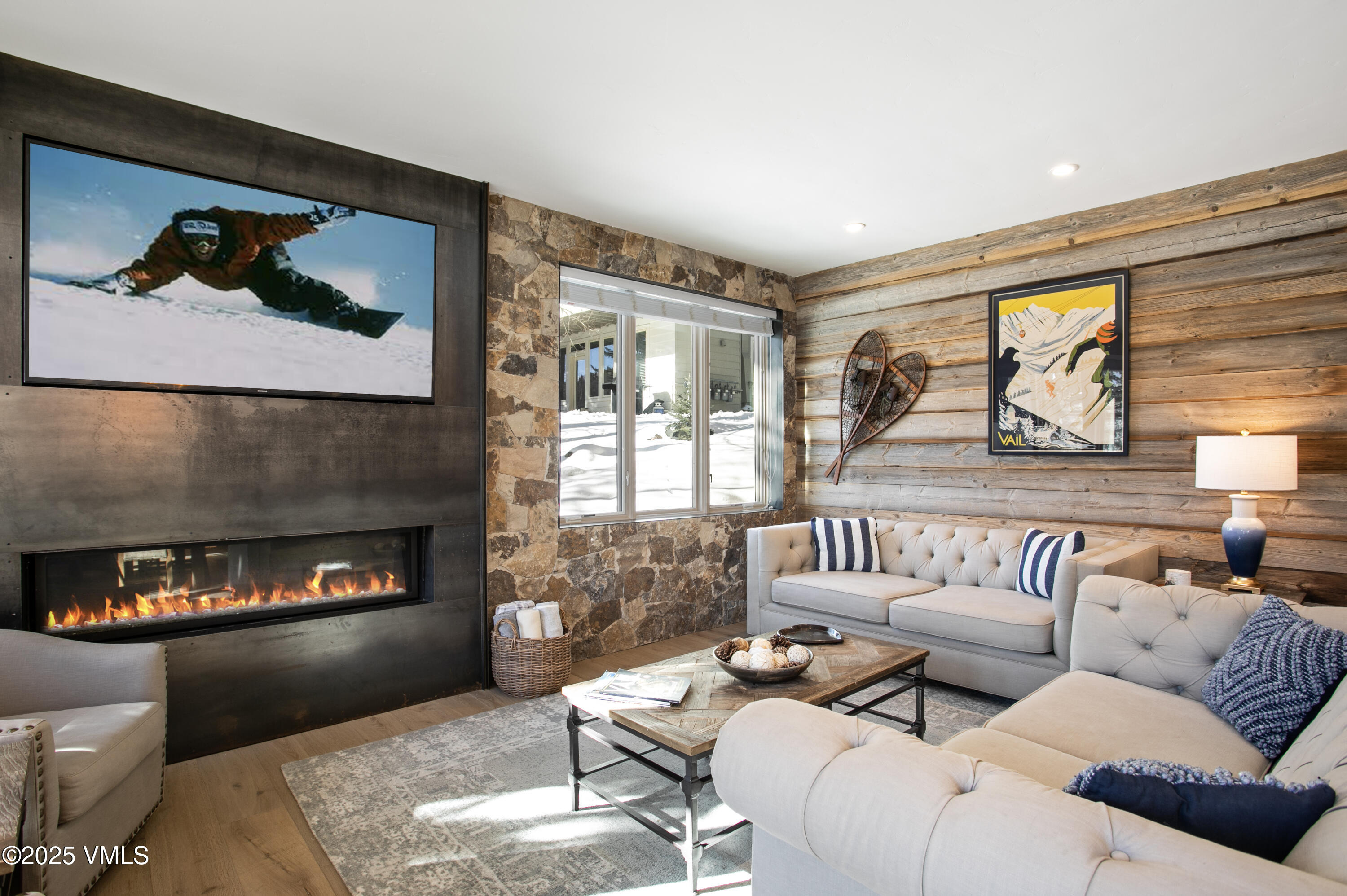 605 N Frontage Road 14A