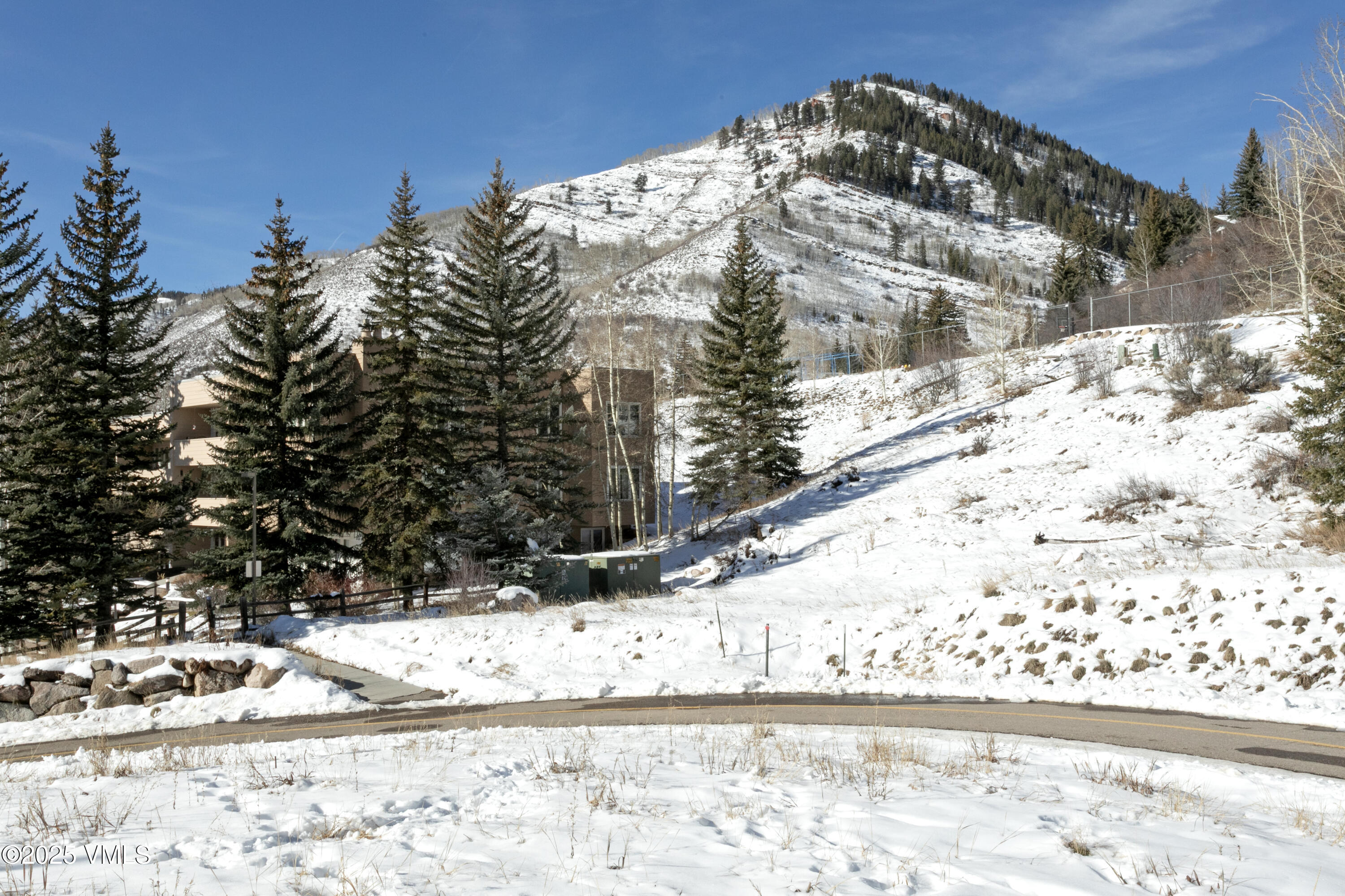 605 N Frontage Road 14A