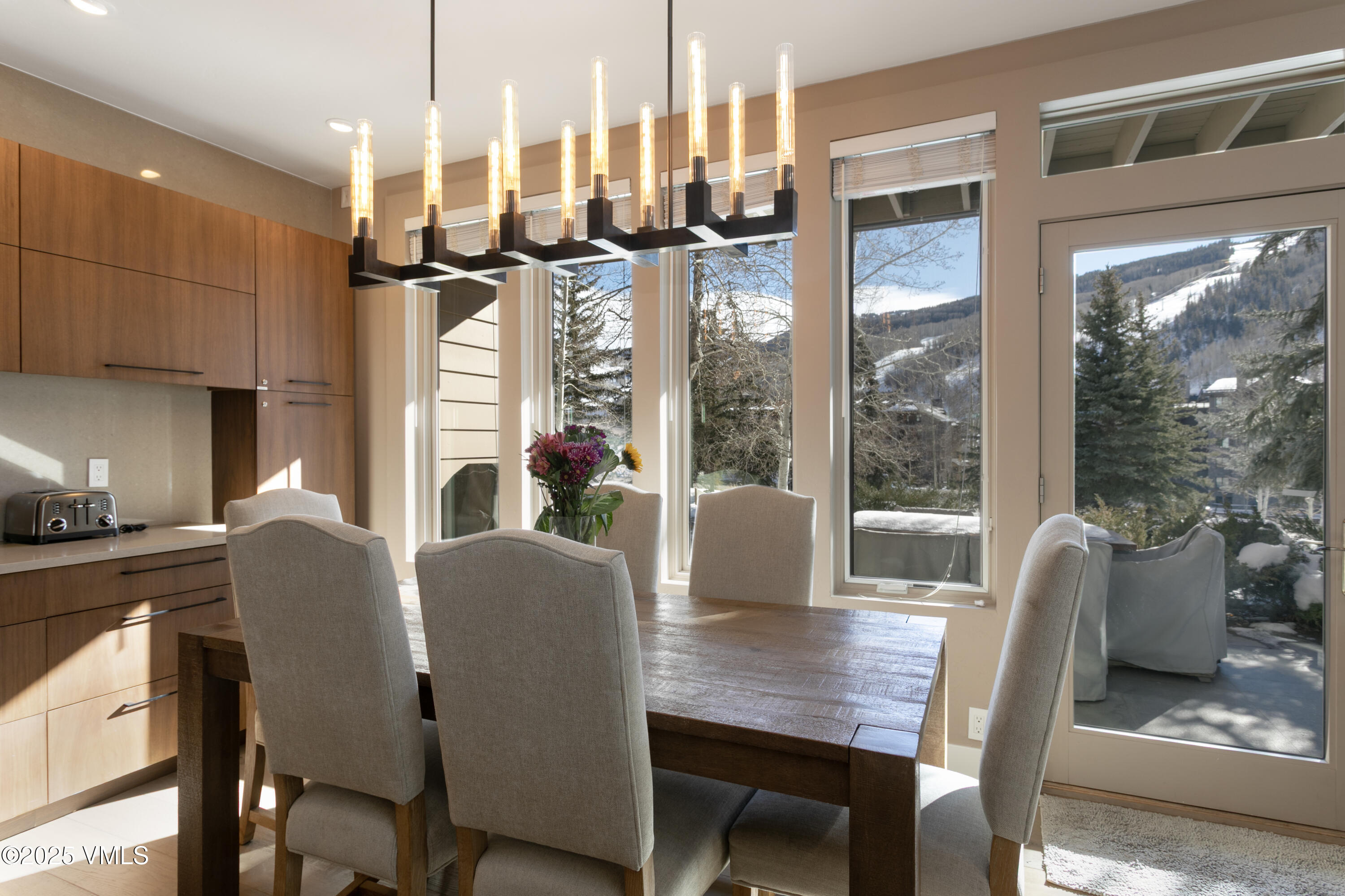 605 N Frontage Road 14A