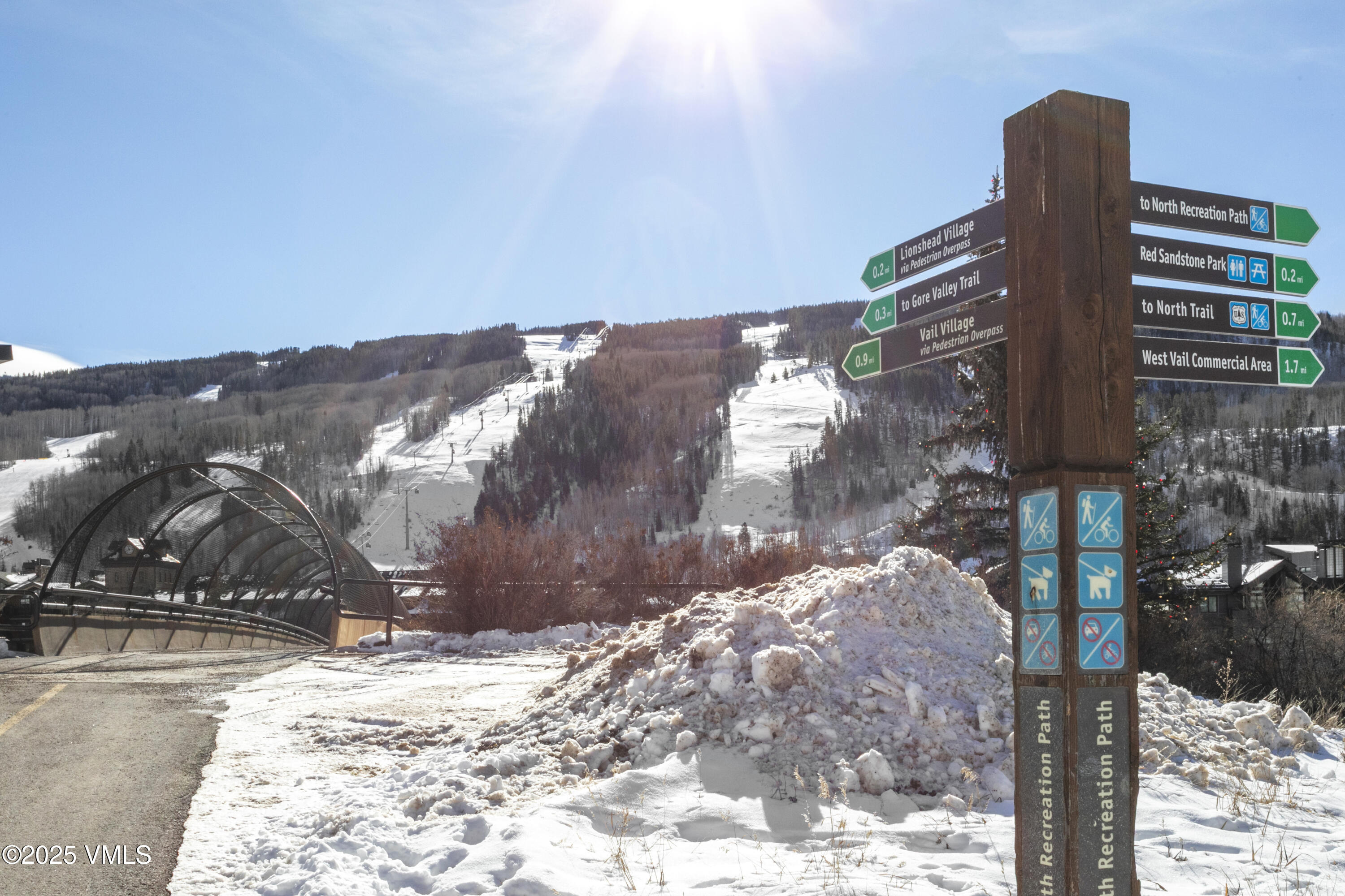 605 N Frontage Road 14A