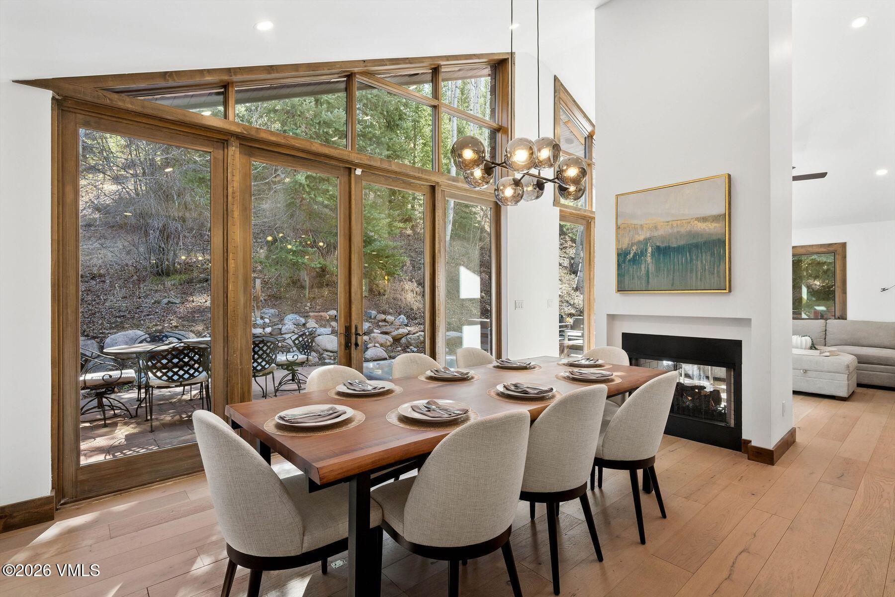 2614 Larkspur Lane W