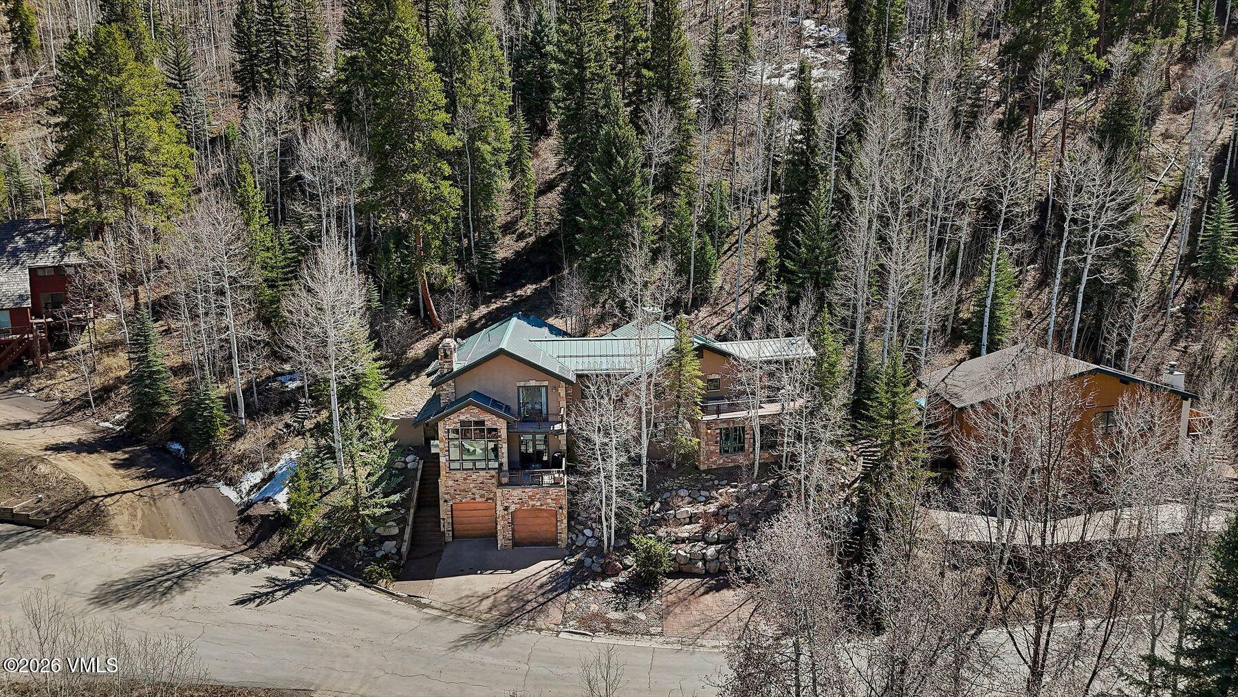 2614 Larkspur Lane W