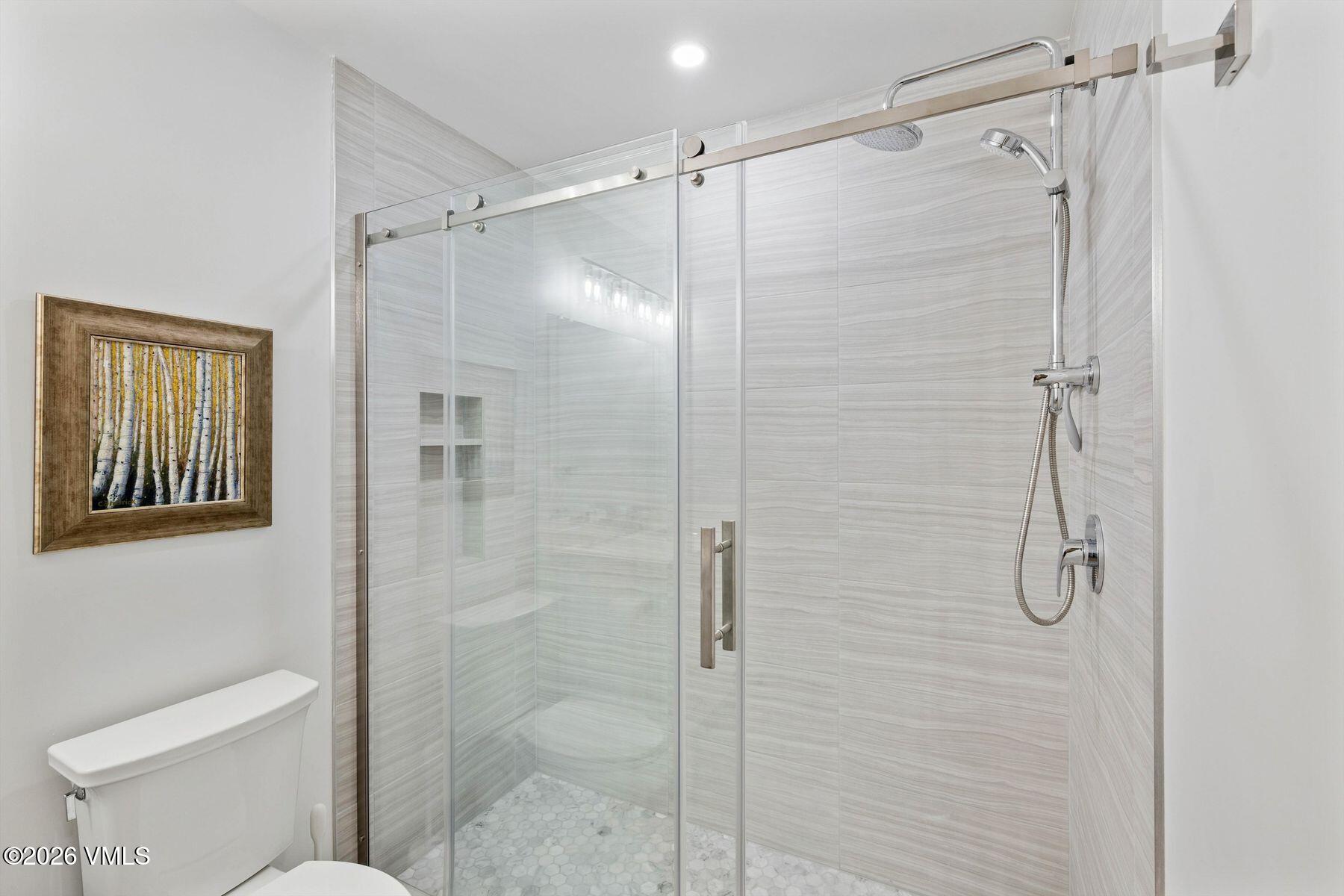 2614 Larkspur Lane W