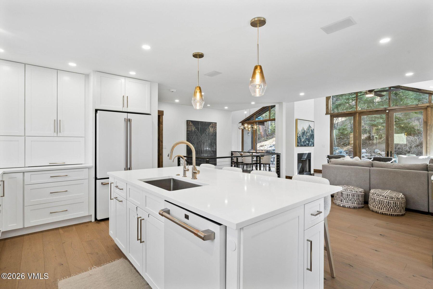 2614 Larkspur Lane W