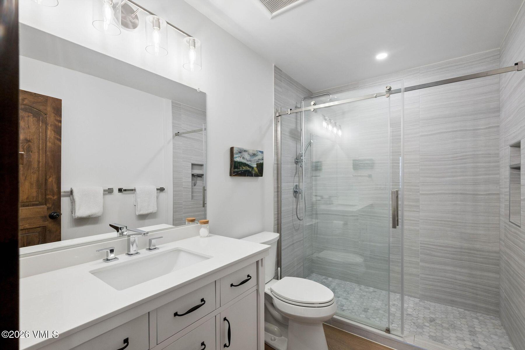 2614 Larkspur Lane W