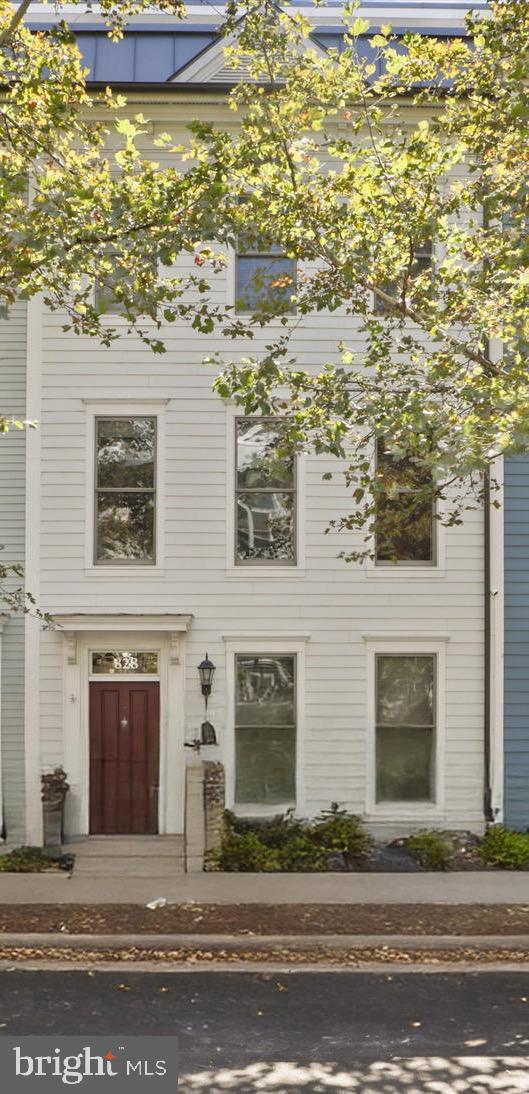 828 MADISON STREET