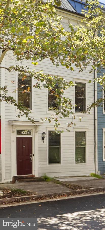 828 MADISON STREET