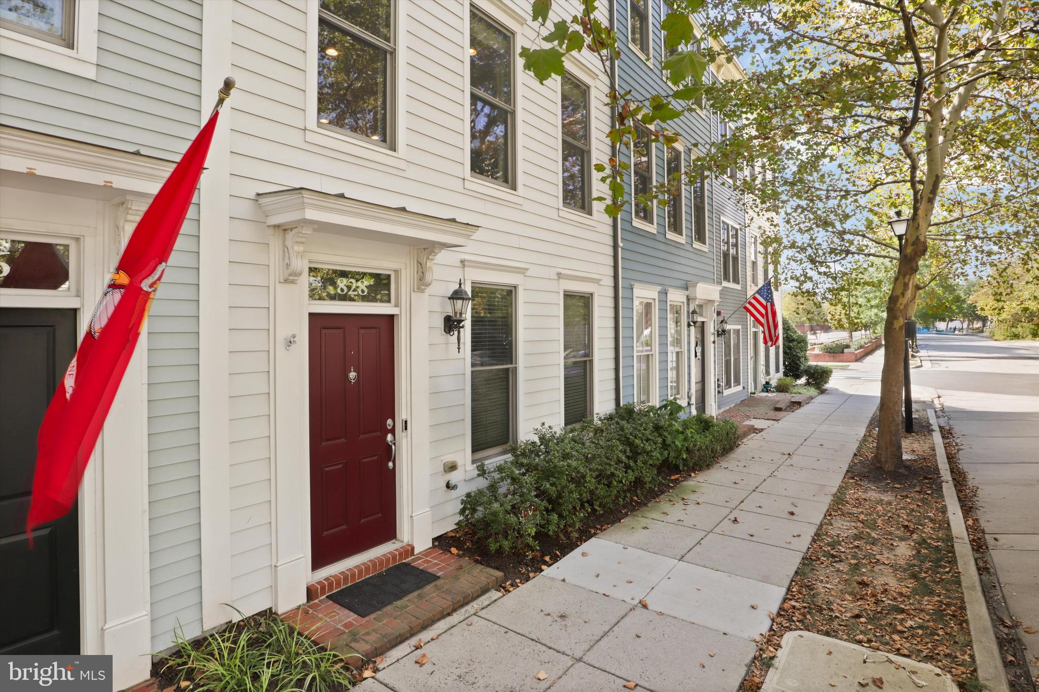 828 MADISON STREET