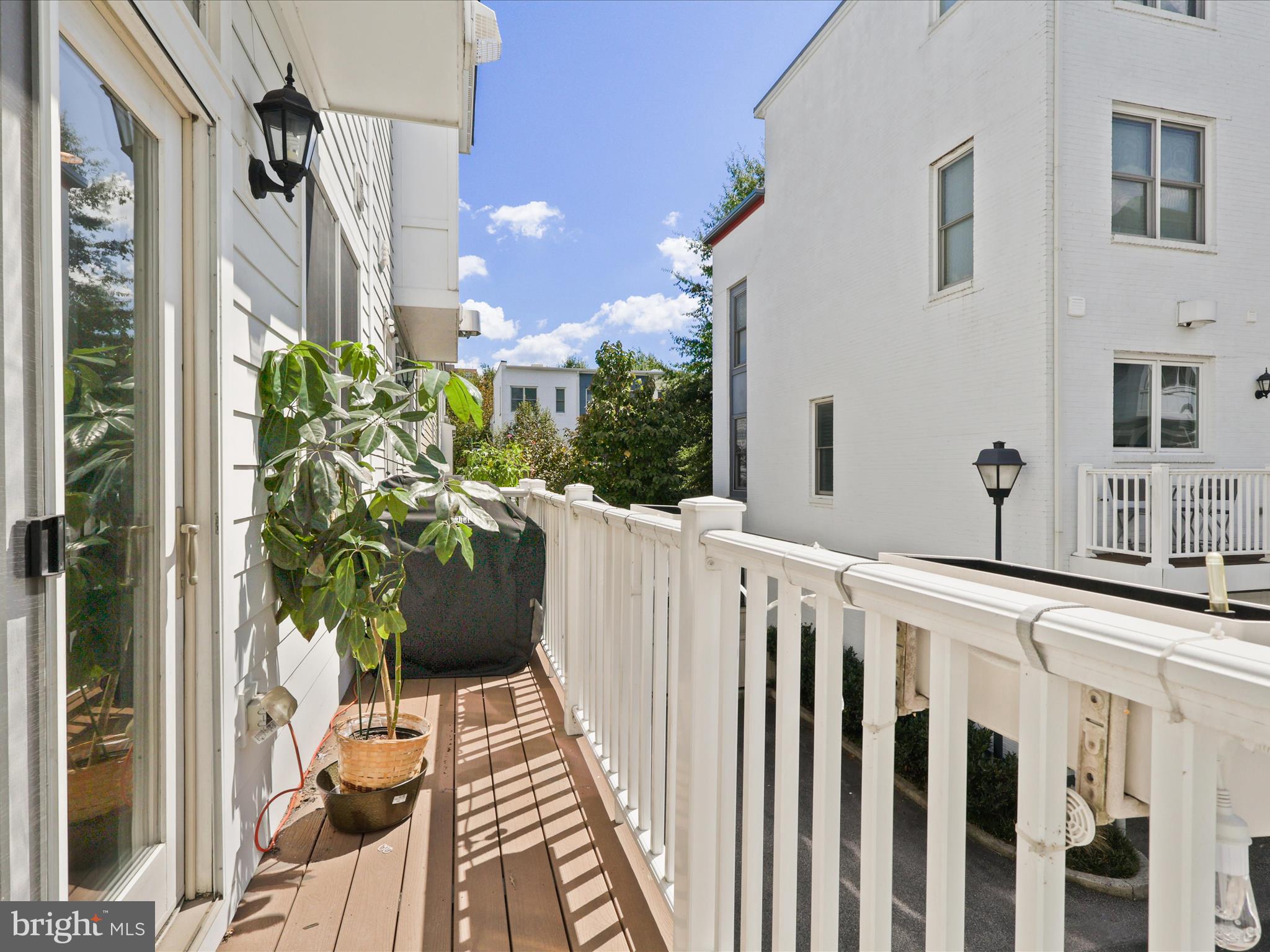 828 MADISON STREET