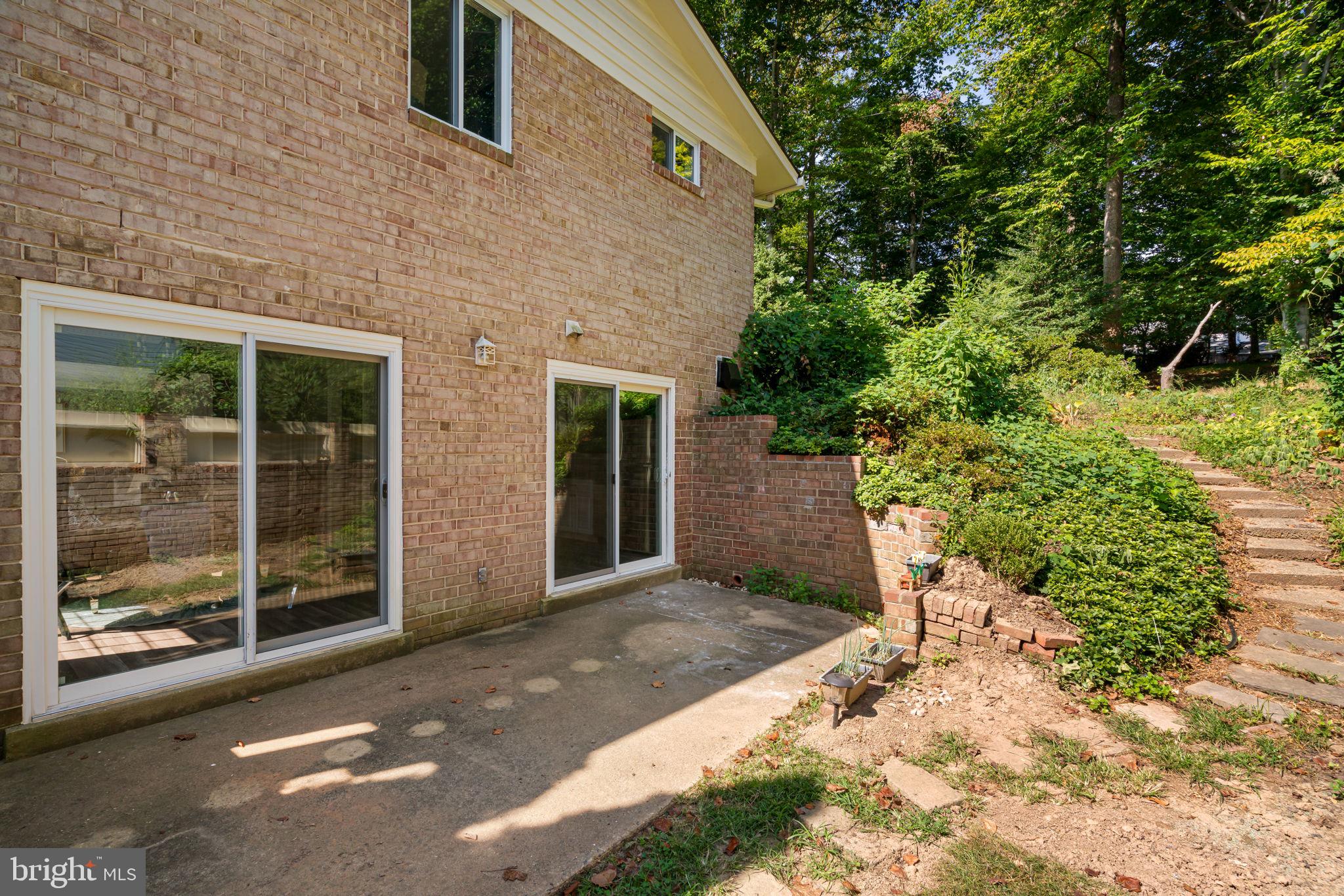 5126 Lavery COURT