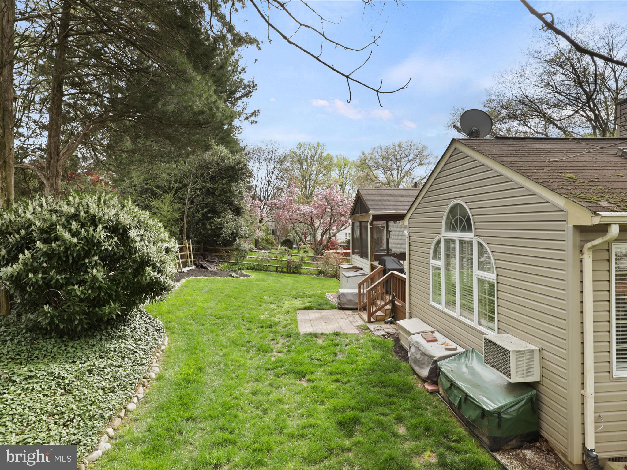 6235 Wilmette Dr